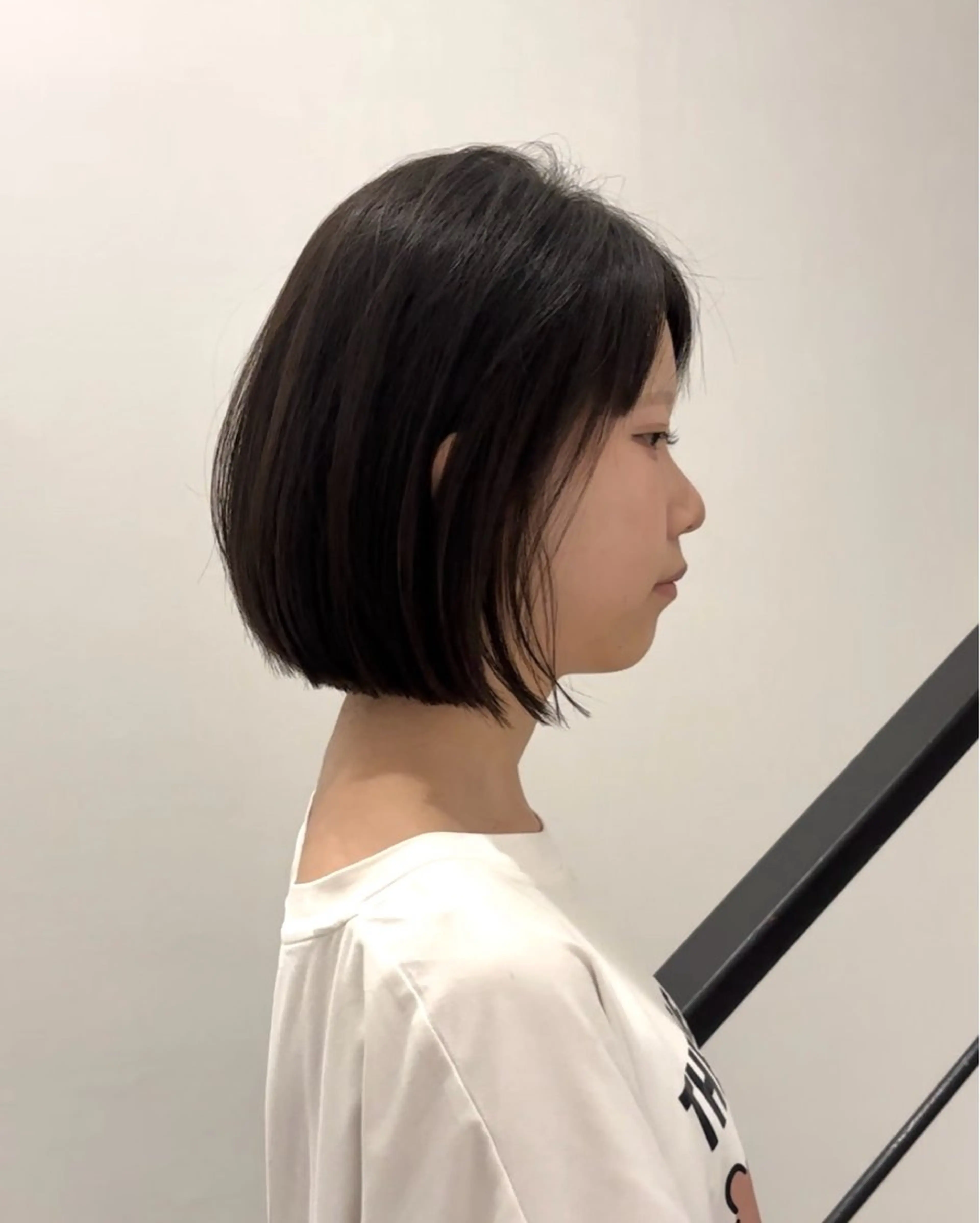 ショート カラー パーマ ヘアアレンジ メンズ 切りっぱなしボブ メンズ韓国風 ボブ くせ毛 髪質改善 切りっぱなしヘアボブ ミディアムヘアRYOのヘアスタイル