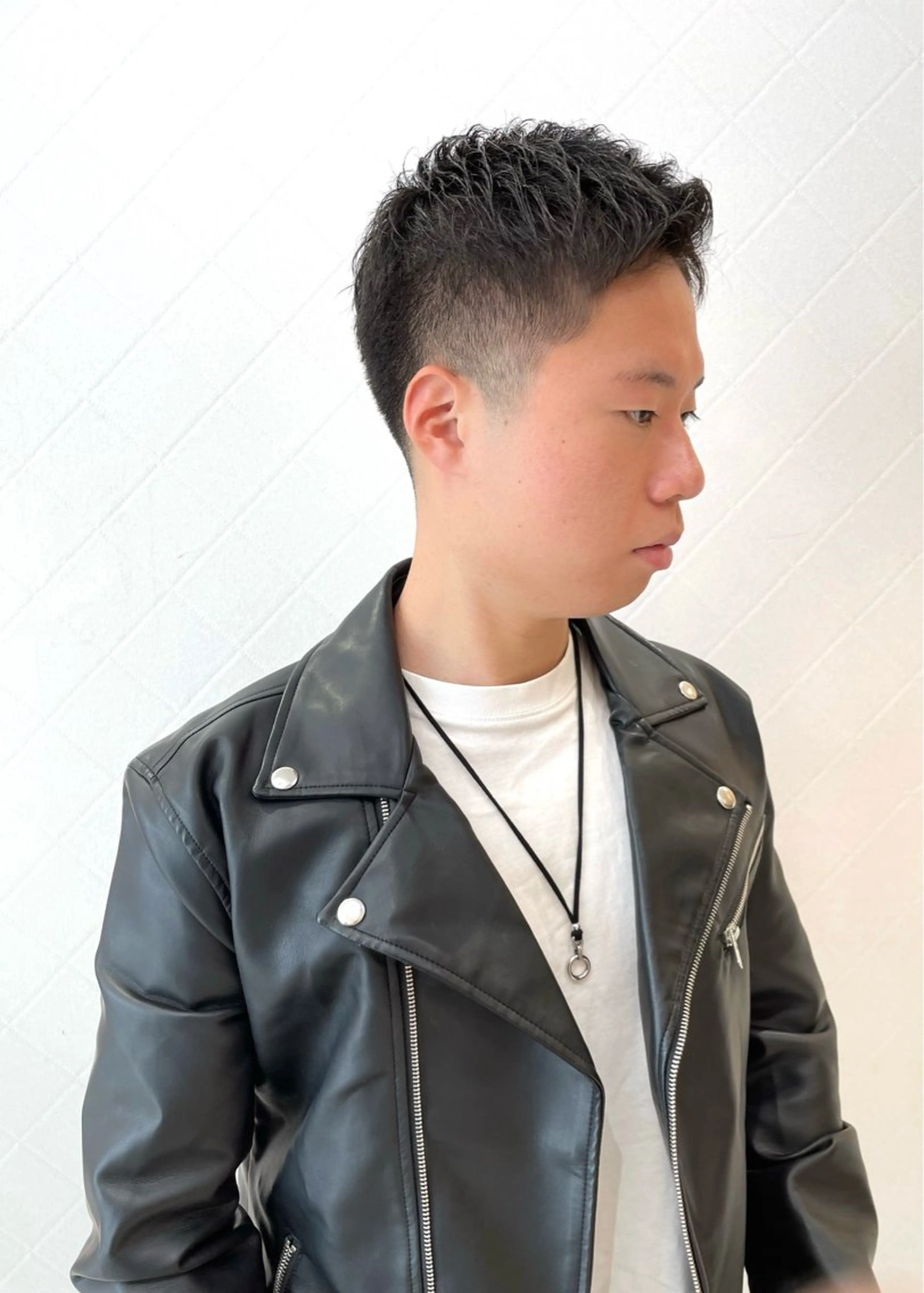 ショート メンズ フェードカット メンズショート スキンフェード ショートヘア 縮毛矯正／ 似合わせ／古津遼平のヘアスタイル