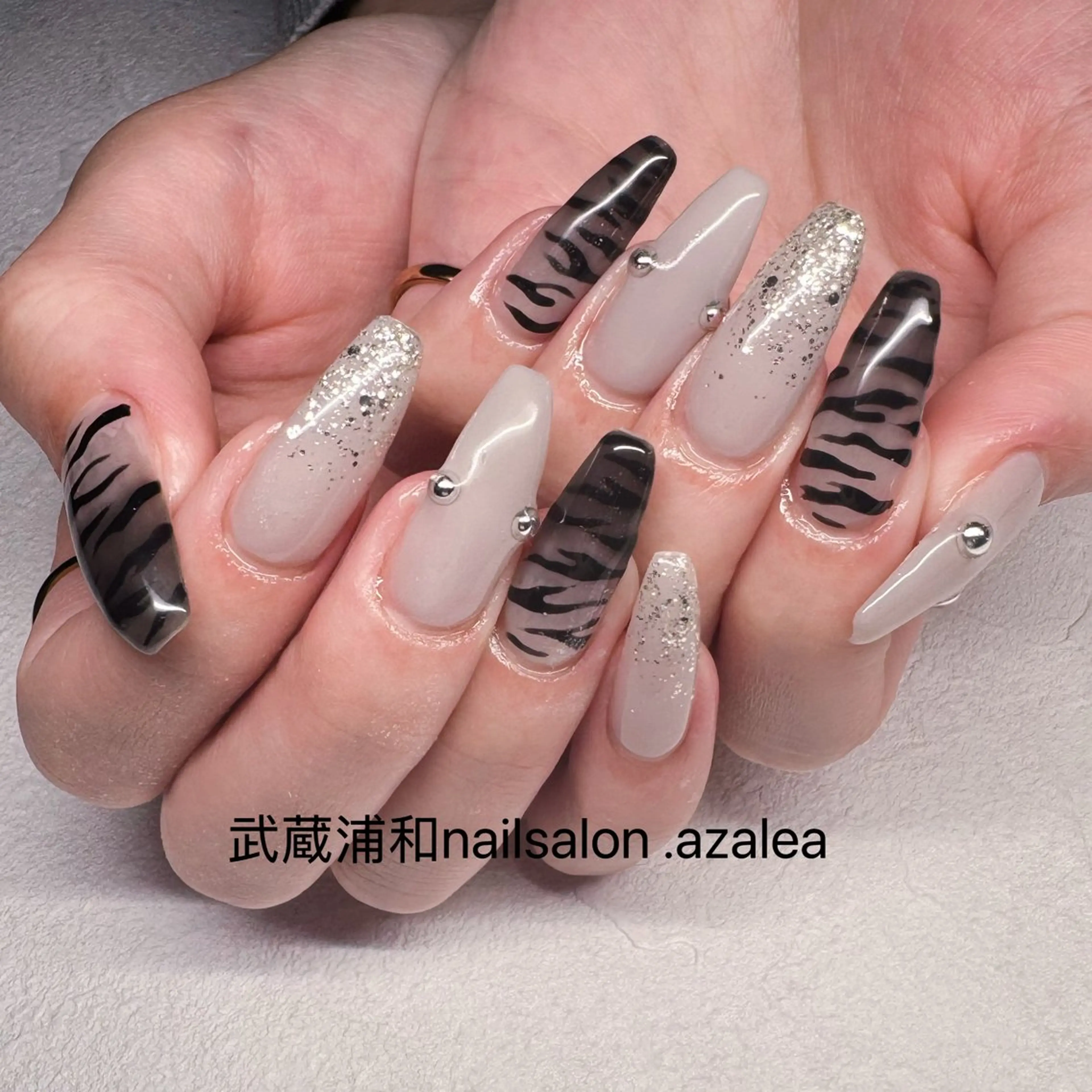 ネイル ハンドネイル R inのネイルデザイン