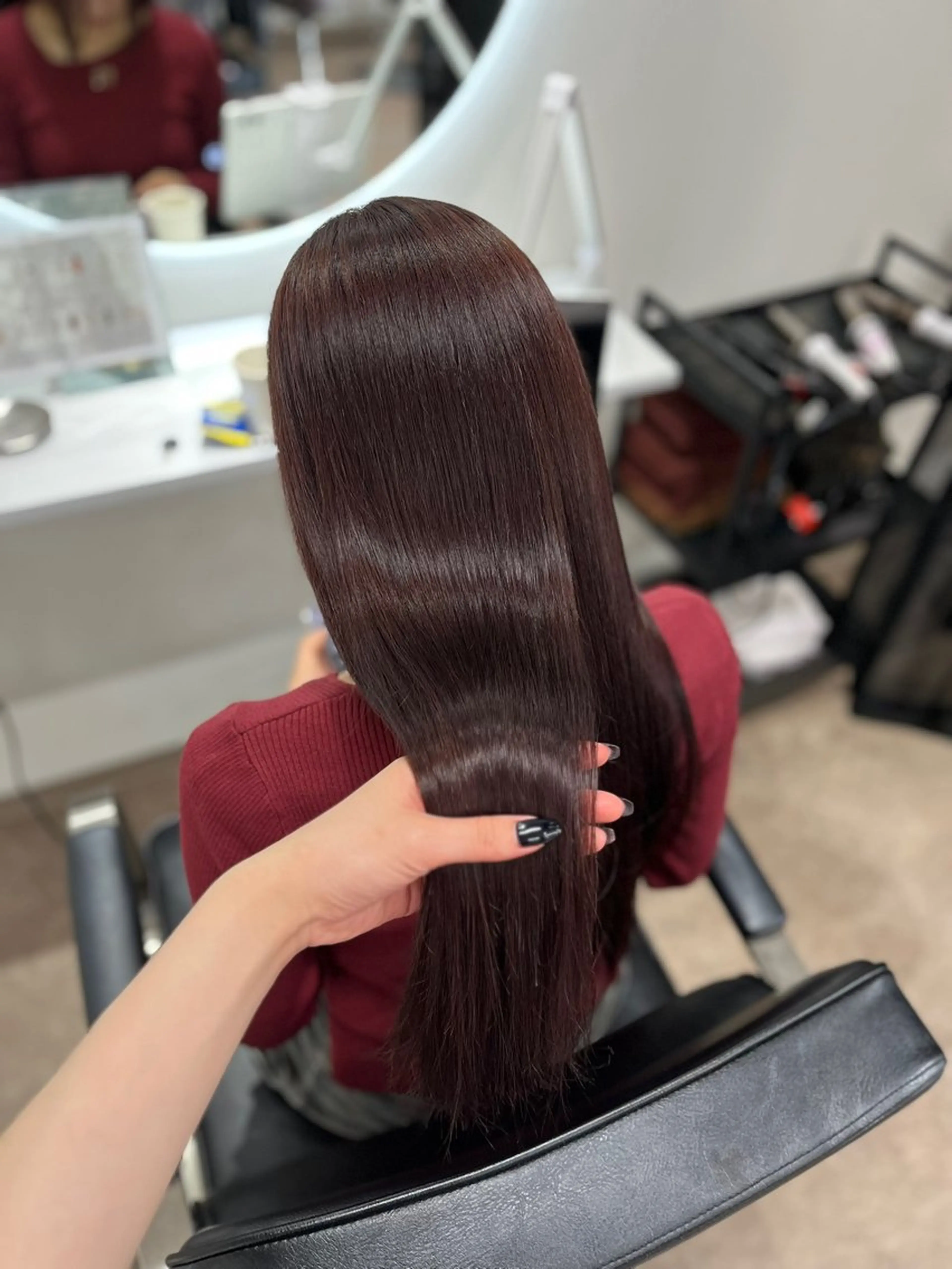 ロング カラー ボルドーカラー ヘアカラー トリートメント 本木下朋花/髪質 改善×ダブルカラーのヘアスタイル