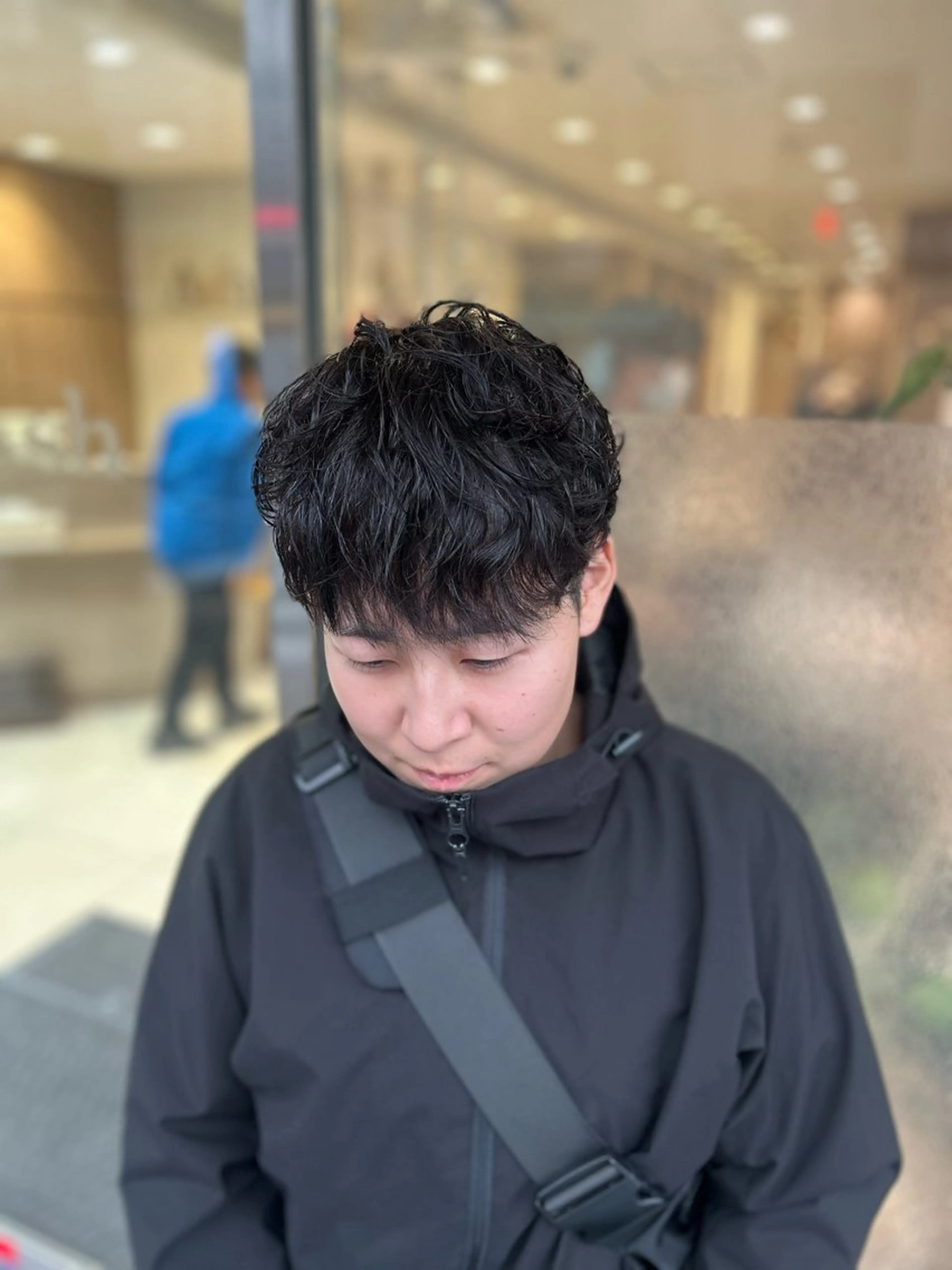 ショート パーマ メンズ カット パーマ ヘアセット ハイトーン× デザイン　Runoのヘアスタイル