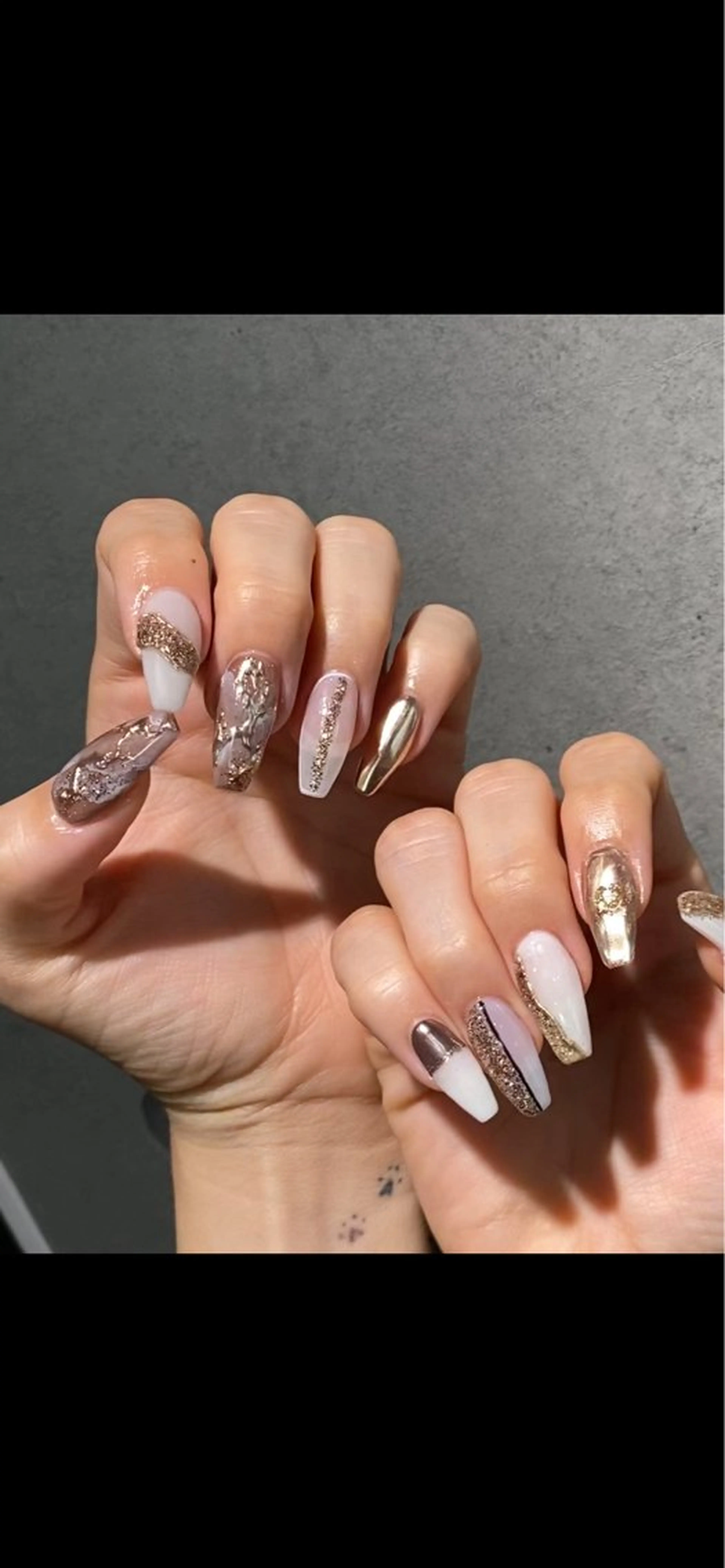 ネイル I-nailロング /ワンホン/キラキラのネイルデザイン