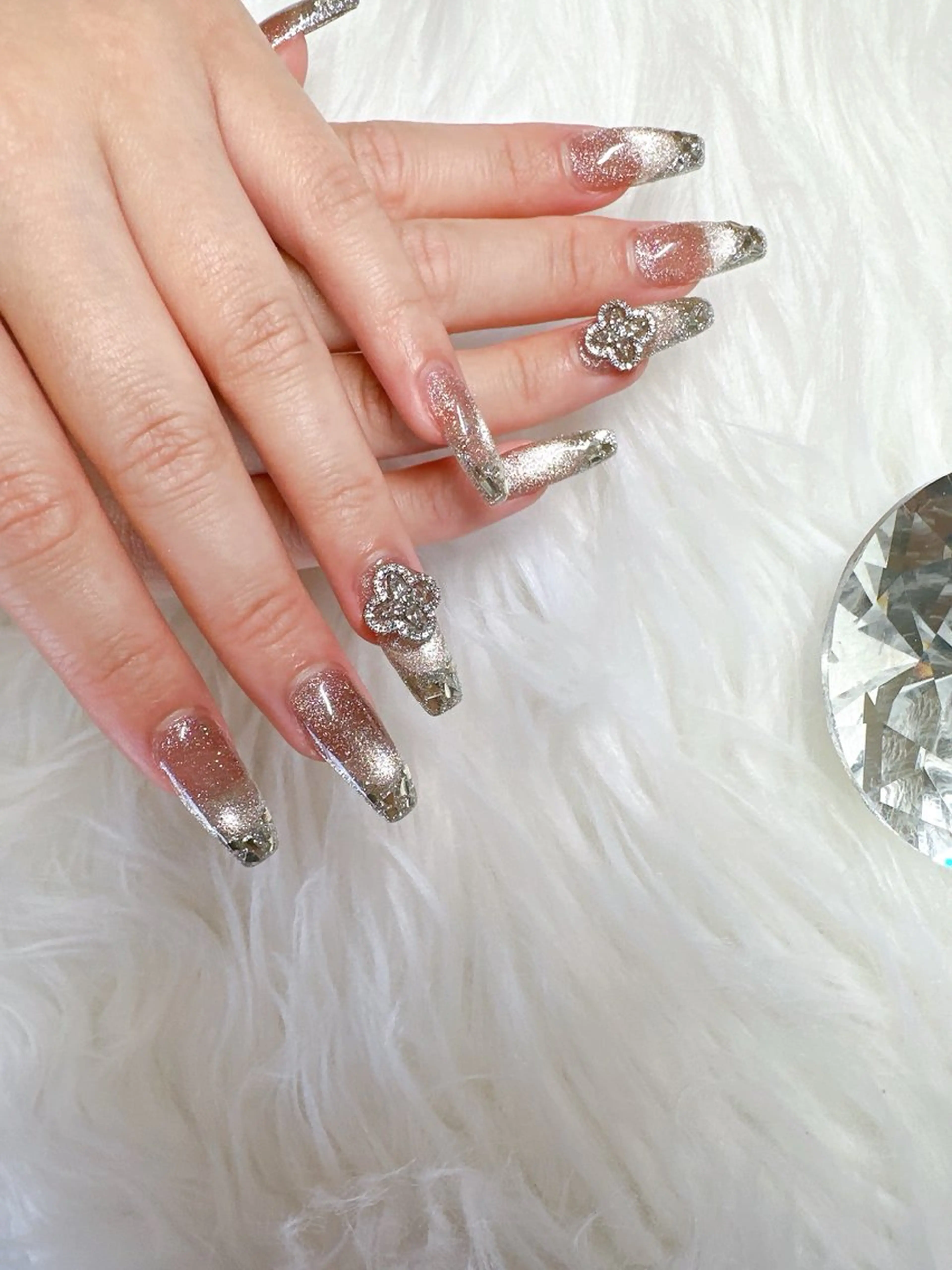 ネイル フレンチネイル ガラスフレンチ nail salon OnRのネイルデザイン