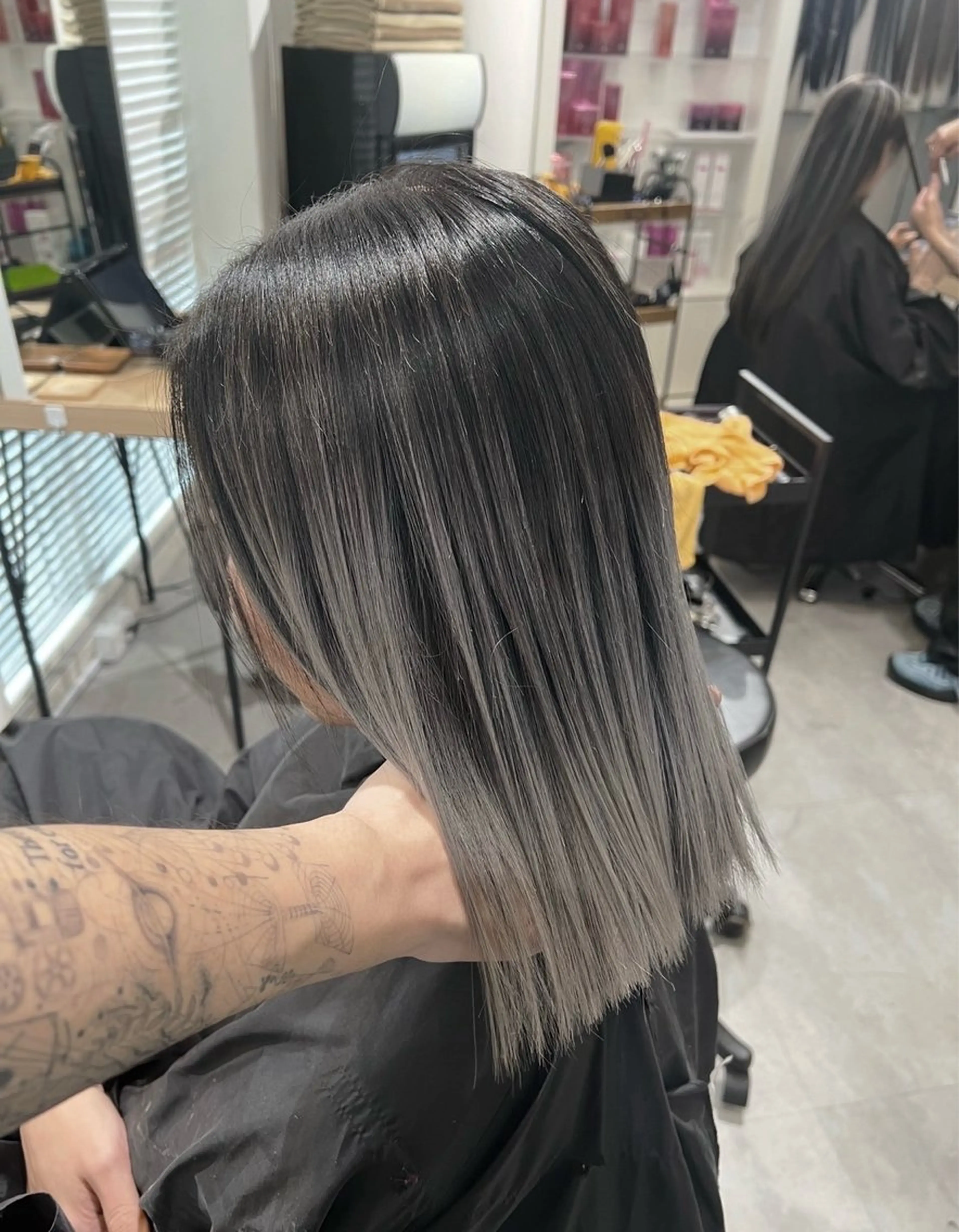 ショート カラー バレイヤージュ グレージュ レイヤーカット ヘアカラー トリートメント 指名数No.1 /NAOYAのヘアスタイル