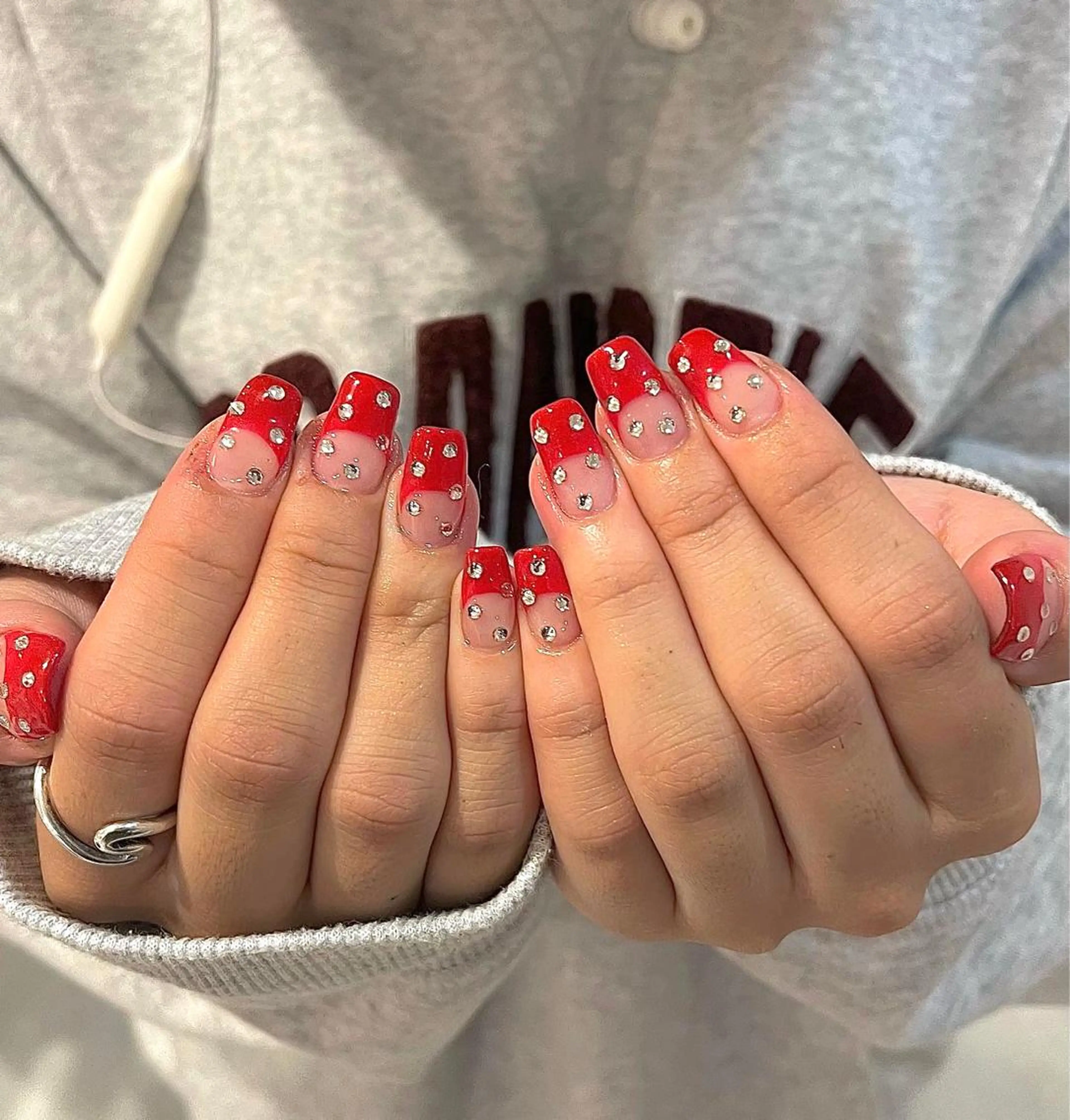 ネイル フレンチネイル キラキラネイル 韓国ネイル 赤色 スクエアネイル ハンドネイル Para Sol nail　Maoのネイルデザイン