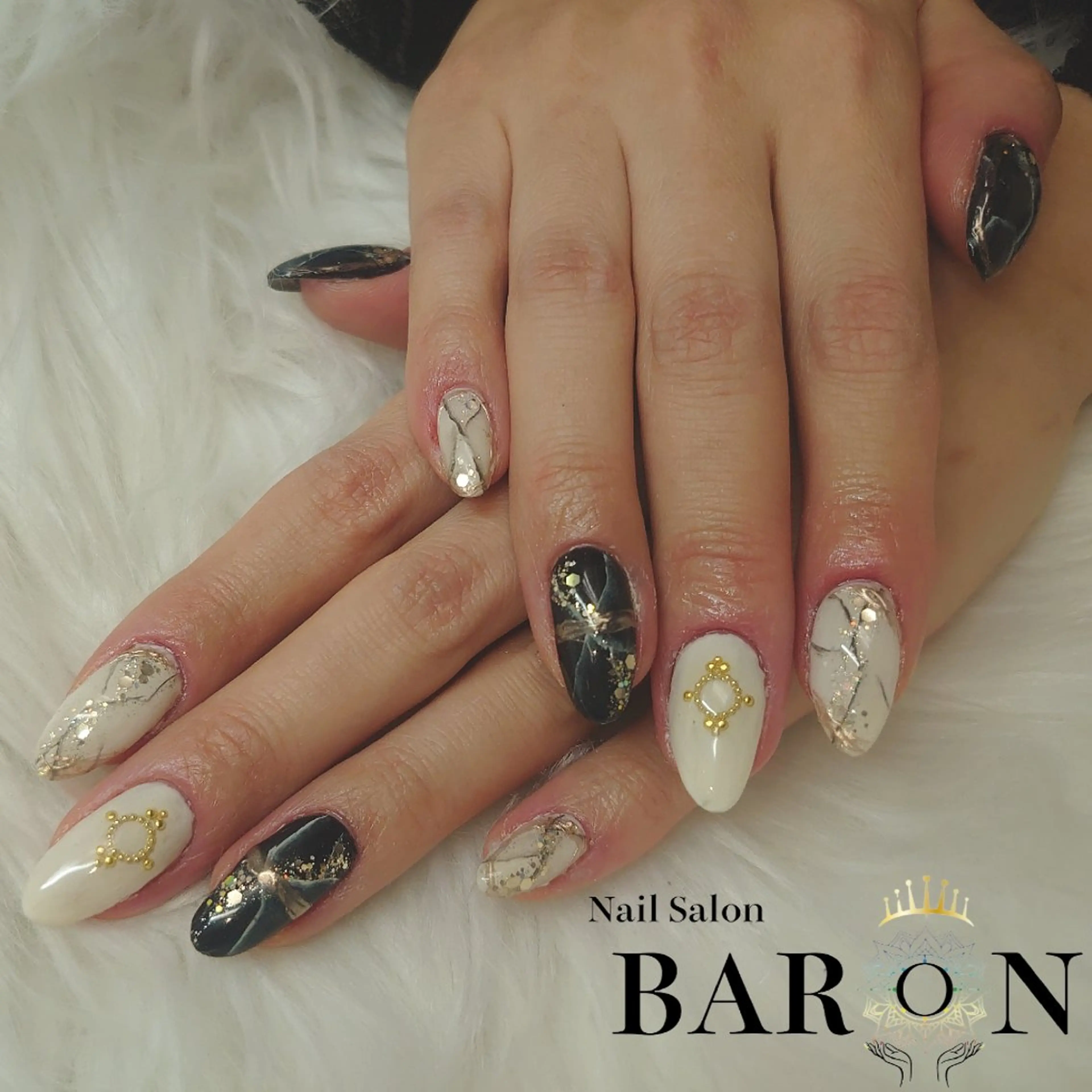 ネイル アートネイル 大理石ネイル(マーブル) ミラーネイル ♛BARON♛ AOIのネイルデザイン