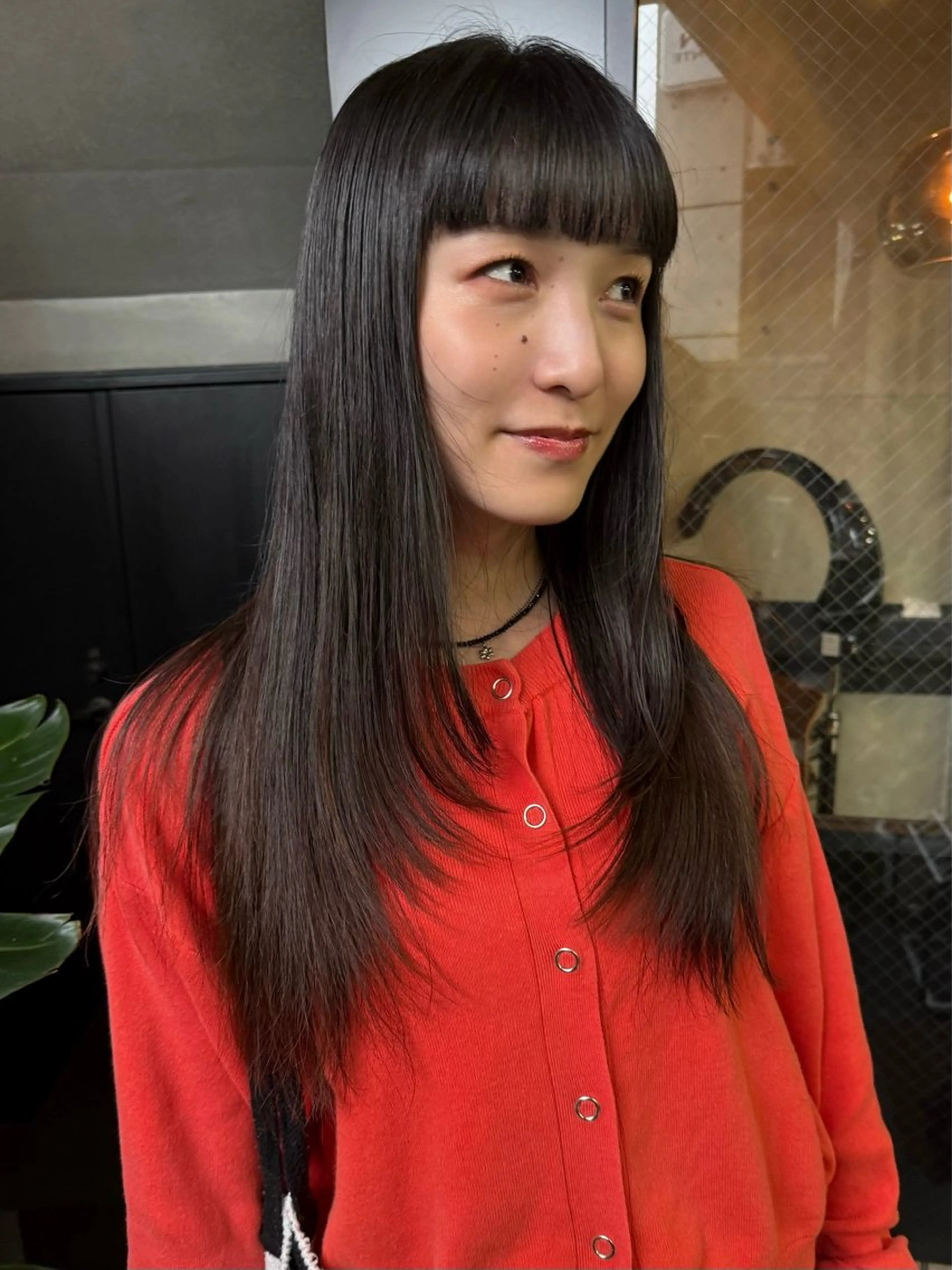 ロング ハッシュカット かきあげバング レイヤーカット シャギー サイドバング カット ヘアカラー レイヤーカット\ウル フ　chinatsuのヘアスタイル
