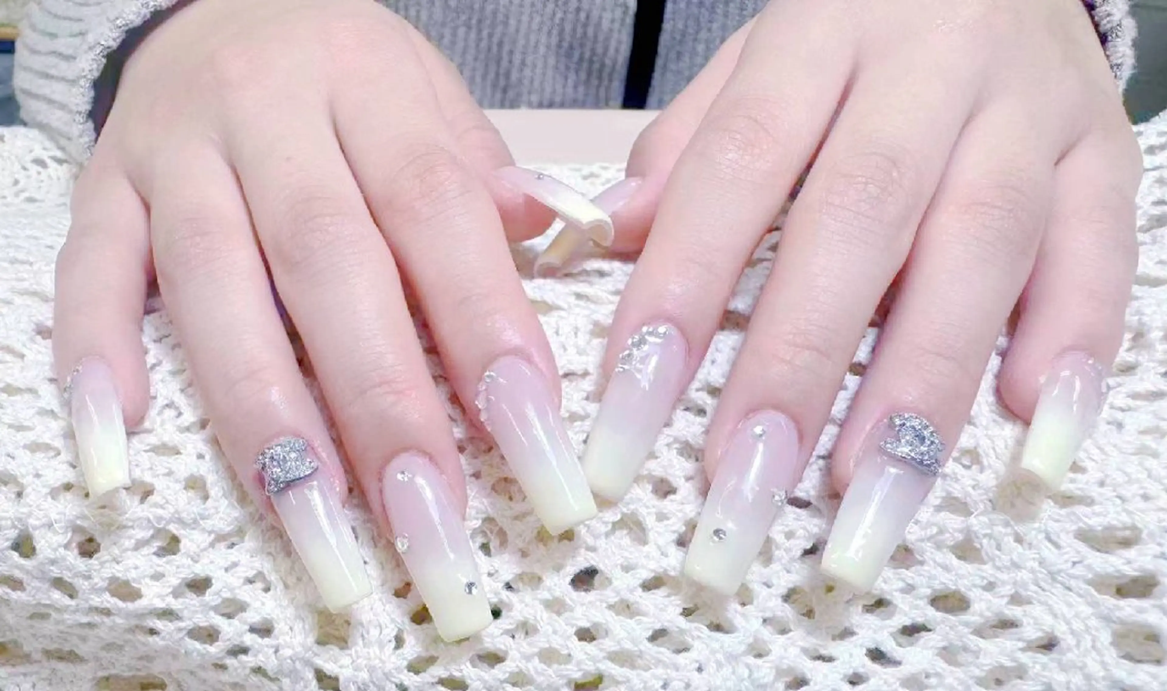 ネイル 小島 阿佑美のネイルデザイン