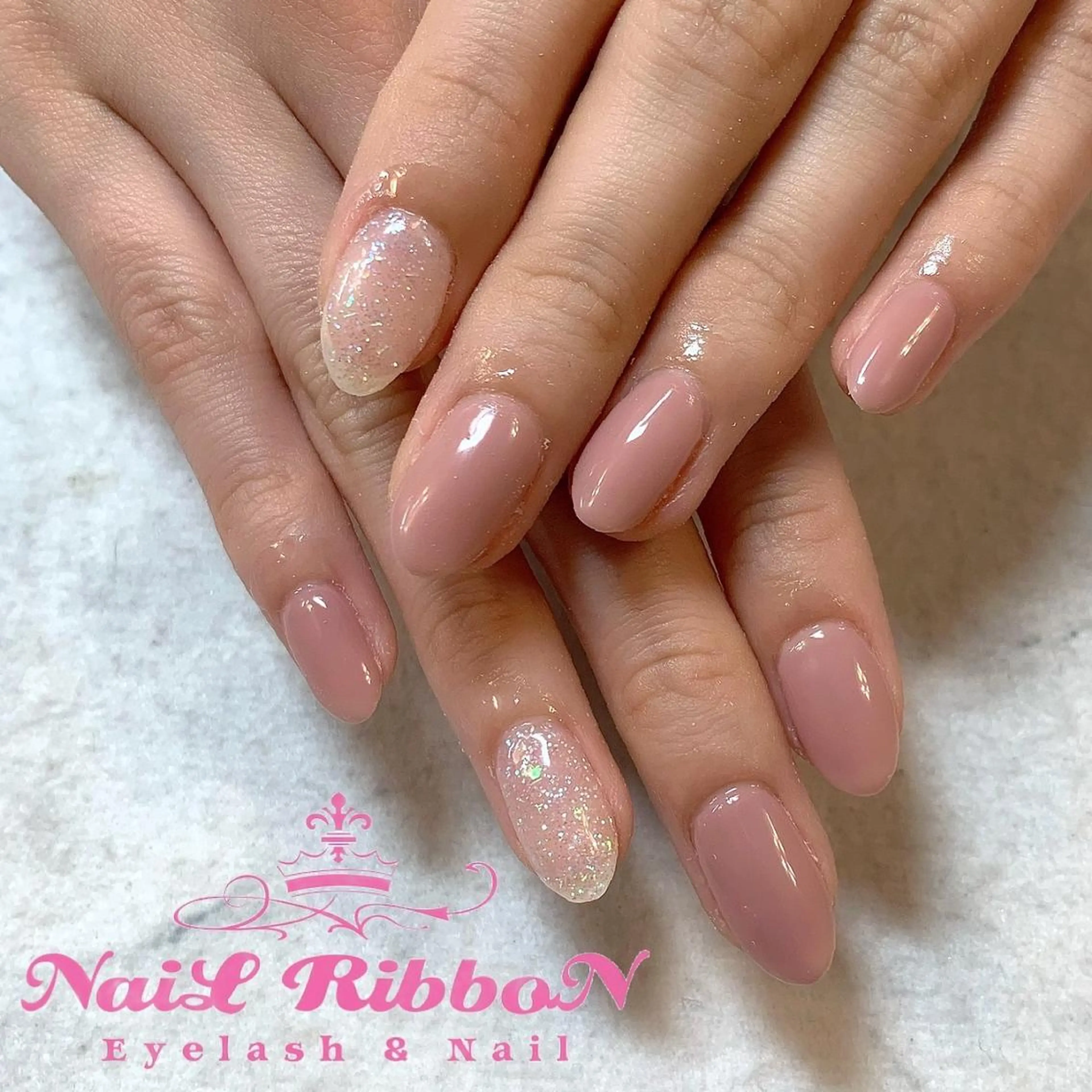 ネイル ネイルリボン 受付スタッフのネイルデザイン