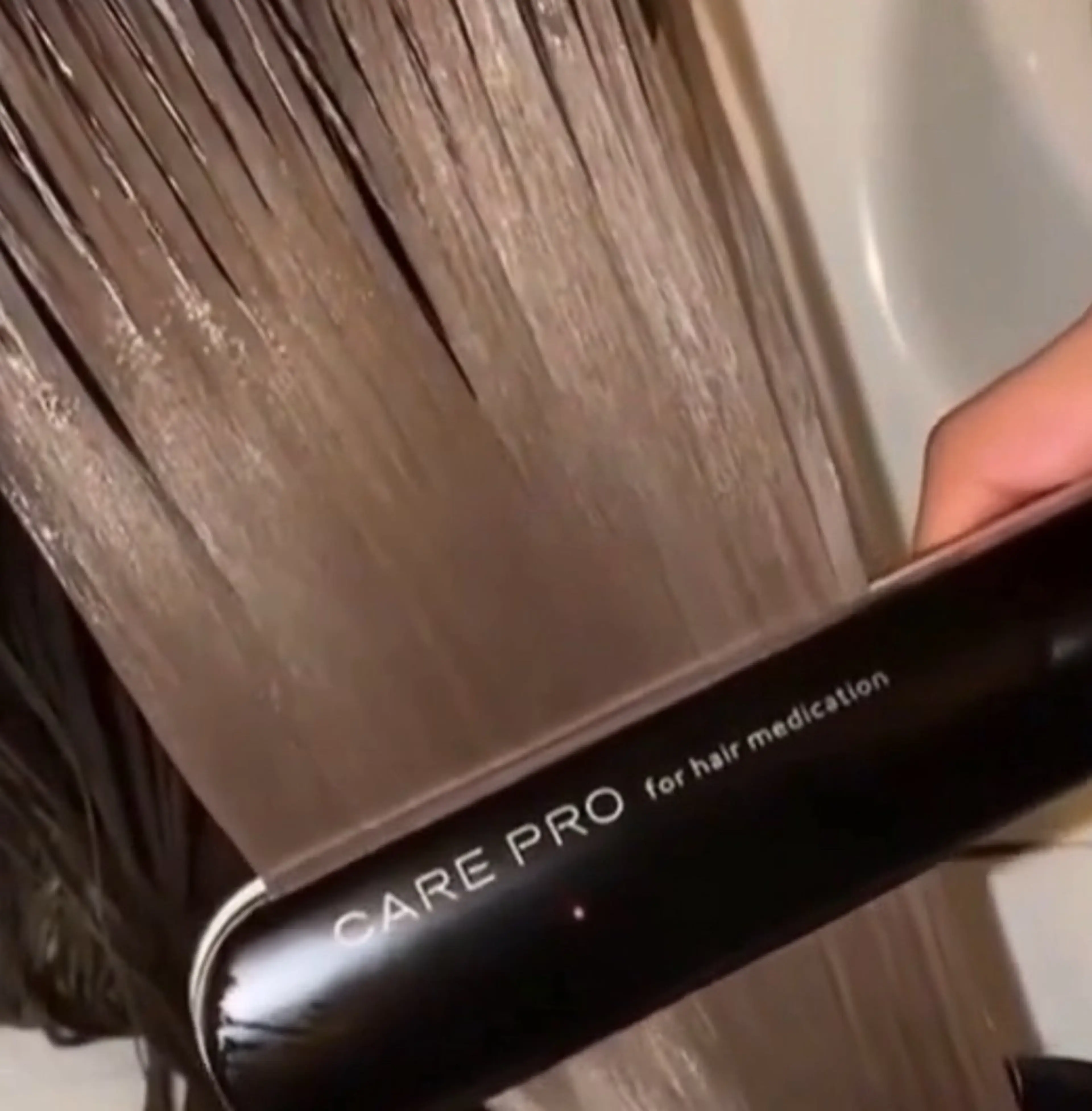 全体染め+超音波内部補修トリートメントの写真