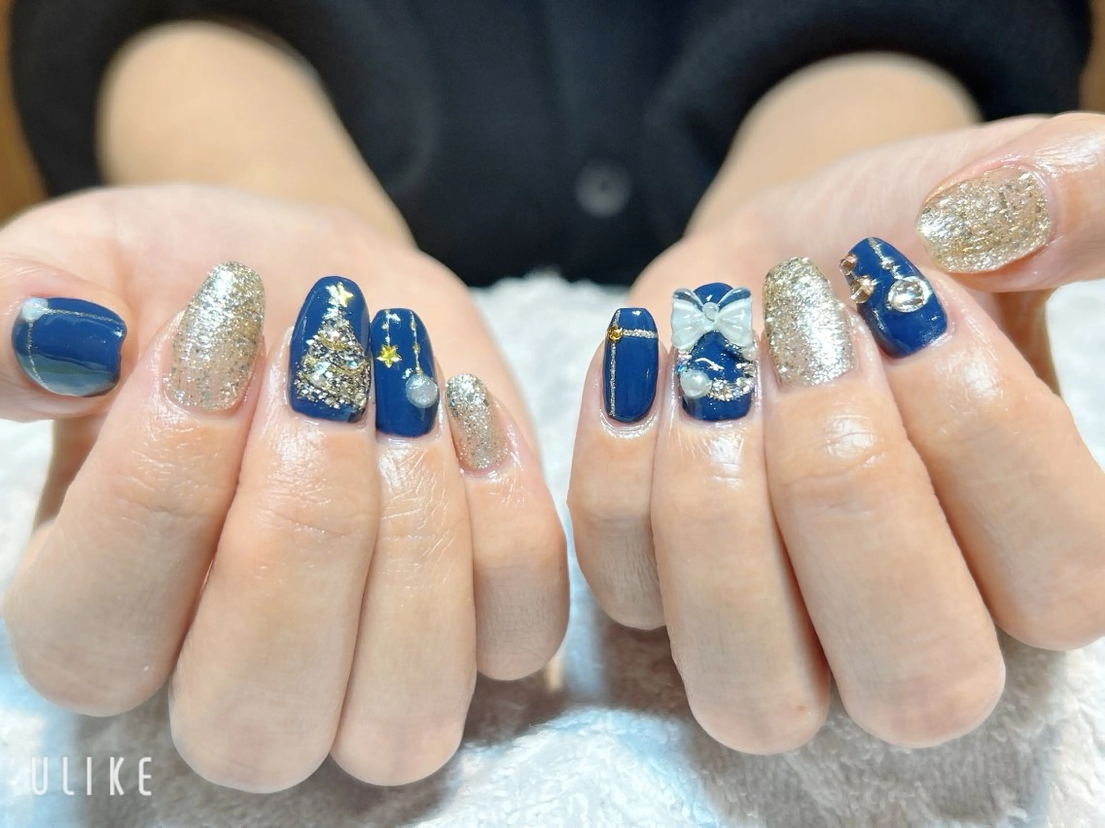 ネイル キラキラネイル ネイビー 冬ネイル クリスマス ハンドネイル takamin._.nail所属・オーダーメイド専門 takamiのネイルデザイン