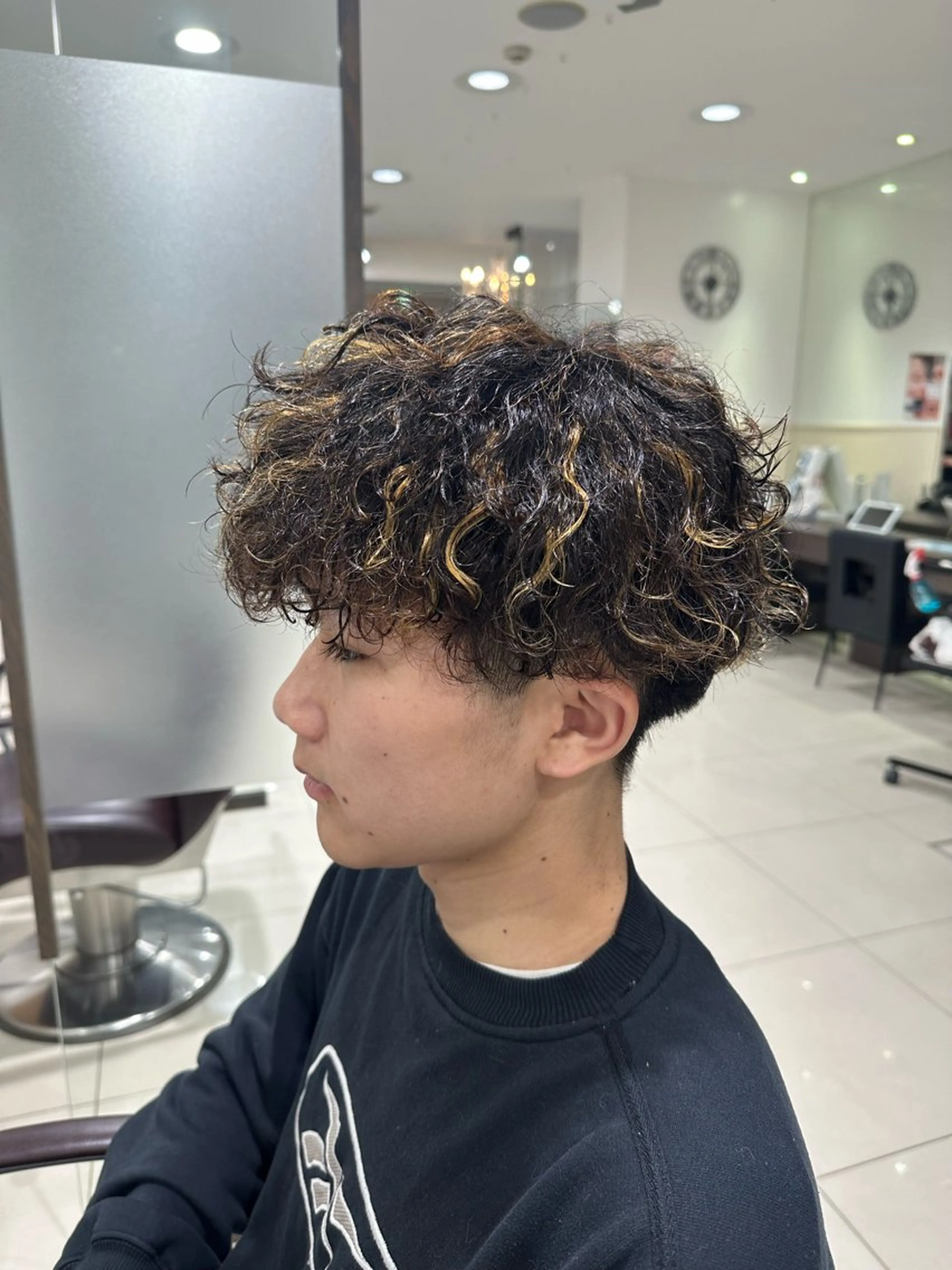 パーマ メンズ メンズハイライト メンズパーマ sirena by artina辻堂店所属・ブリーチカラー /メンズパーマ/陸のヘアスタイル