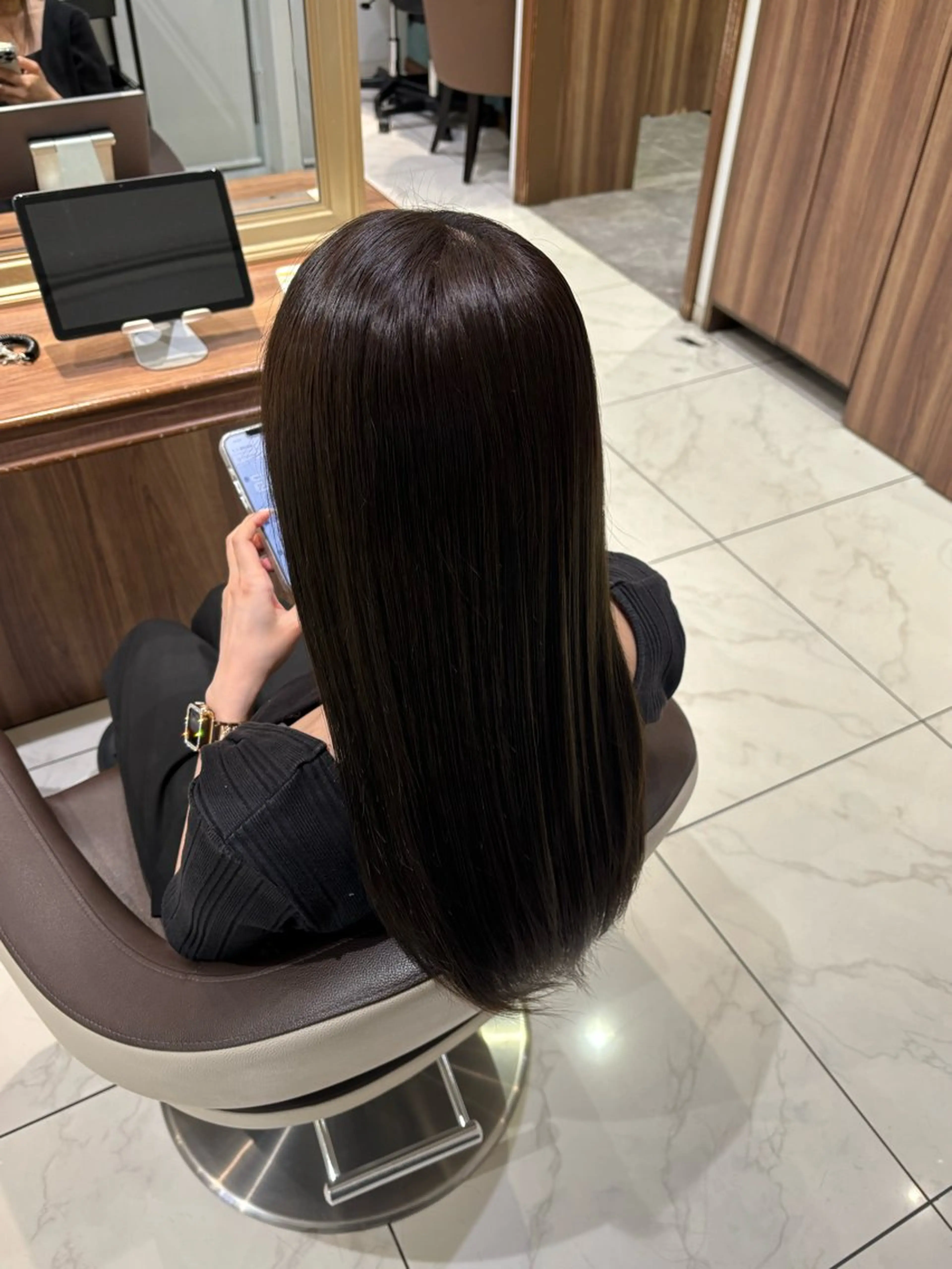 ロング パーマ Ash 平井 青木🤍のヘアスタイル