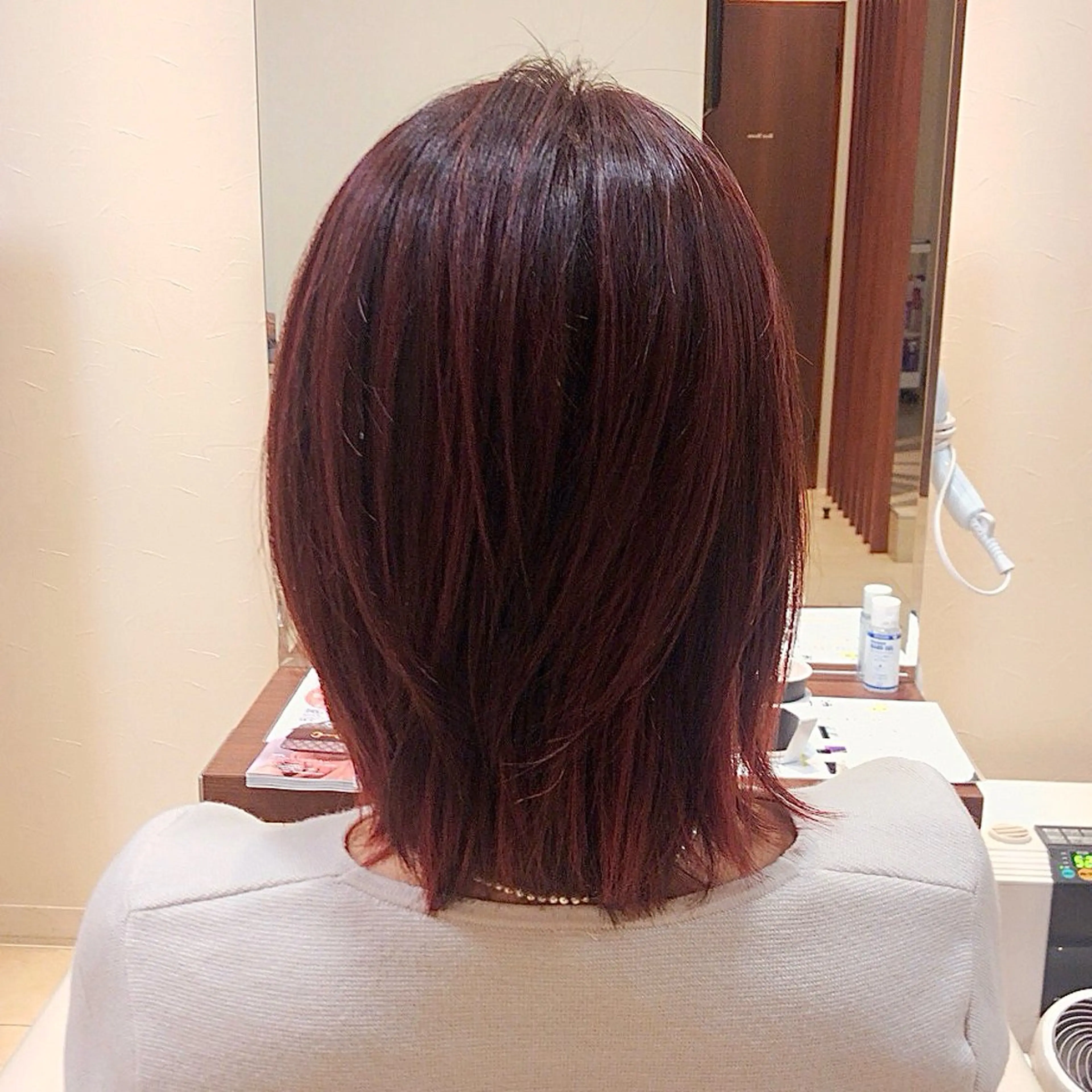 ミディアム カラー カット ヘアカラー トリートメント 森 邑奈のヘアスタイル