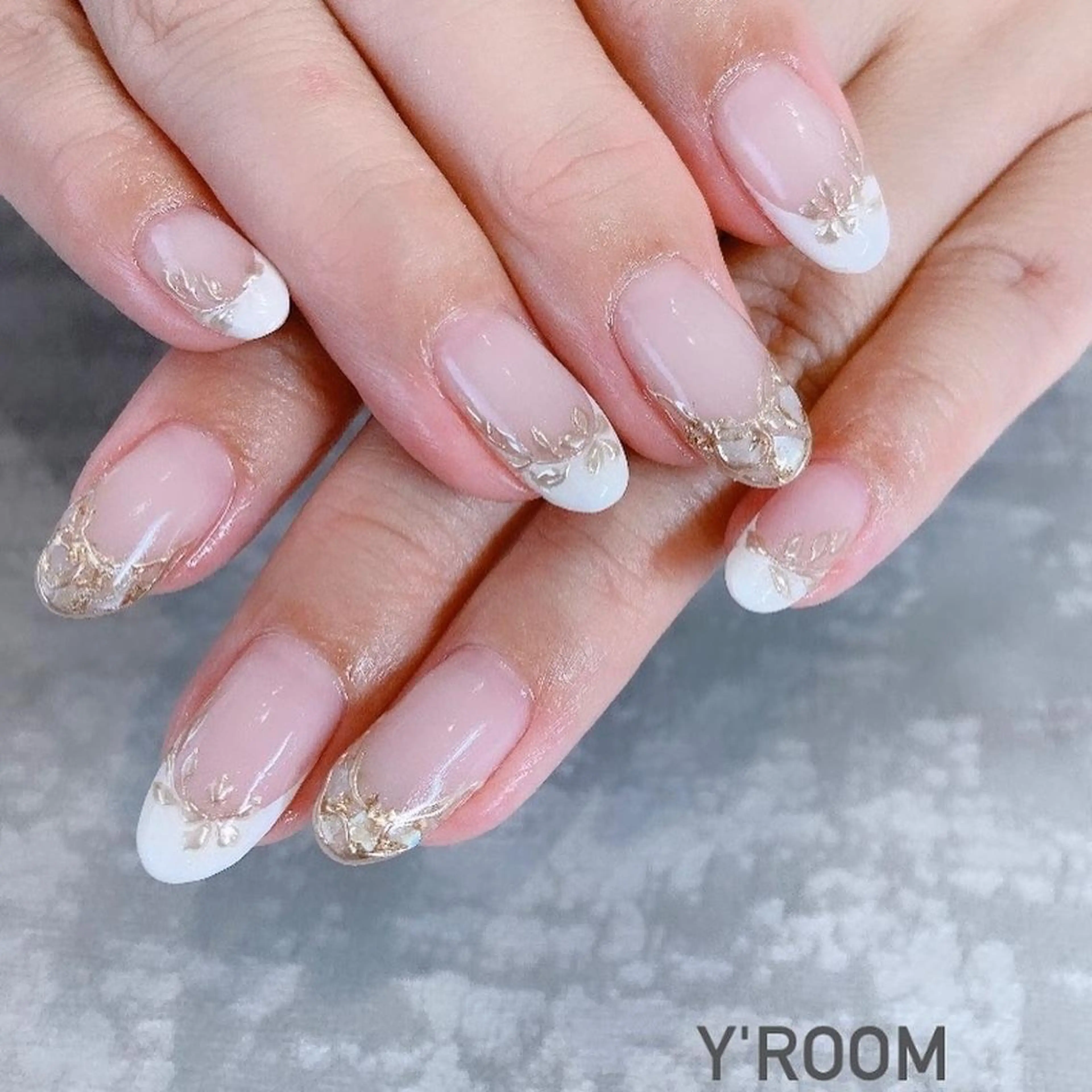 ネイル オーロラネイル フラッシュネイル フットネイル ジェルネイル 氷ネイル・うるうるネイル ハンドネイル YUKA （ネイリスト）のネイルデザイン