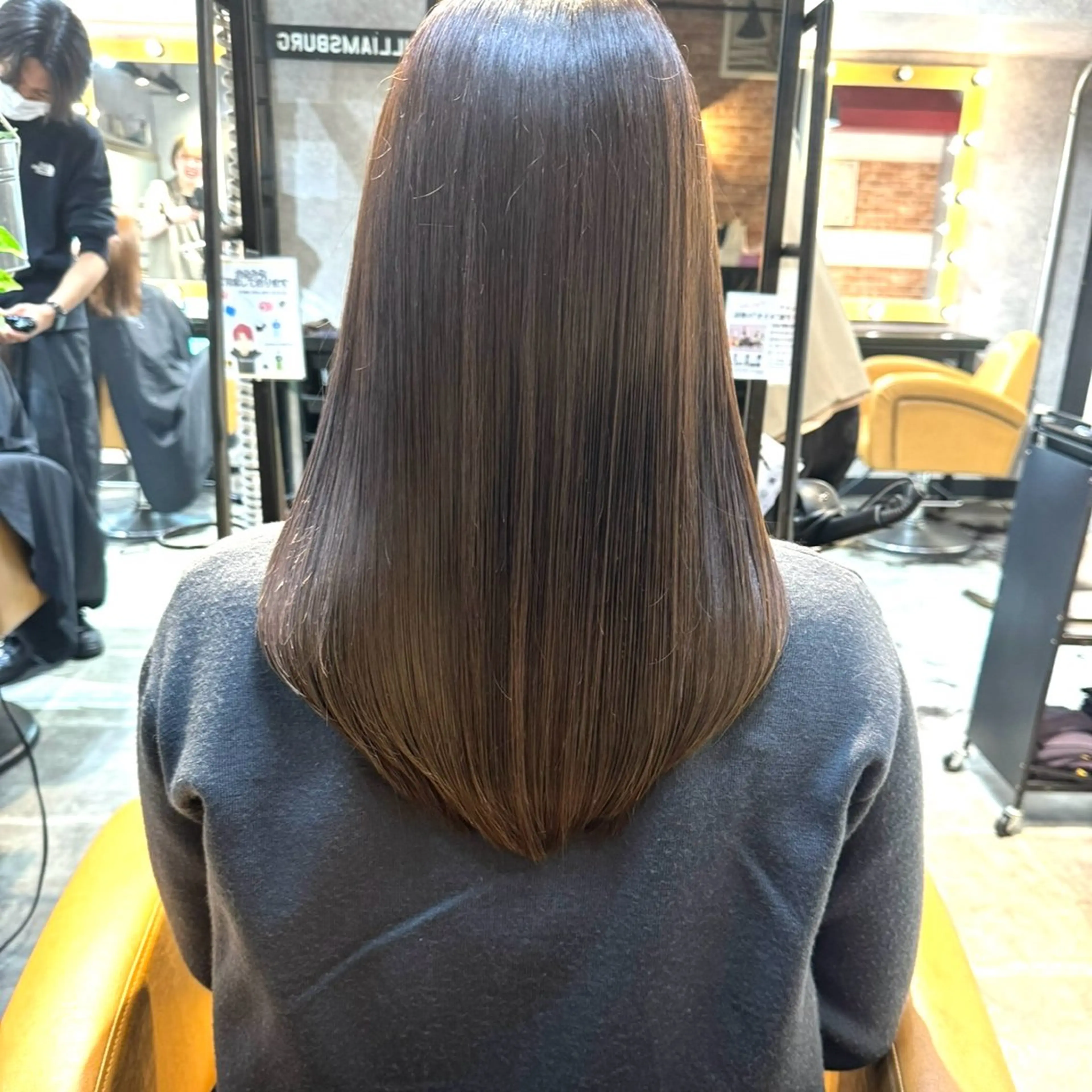 セミロング ヘアカラー Lond Loire 門前仲町駅 徒歩3分のヘアスタイル