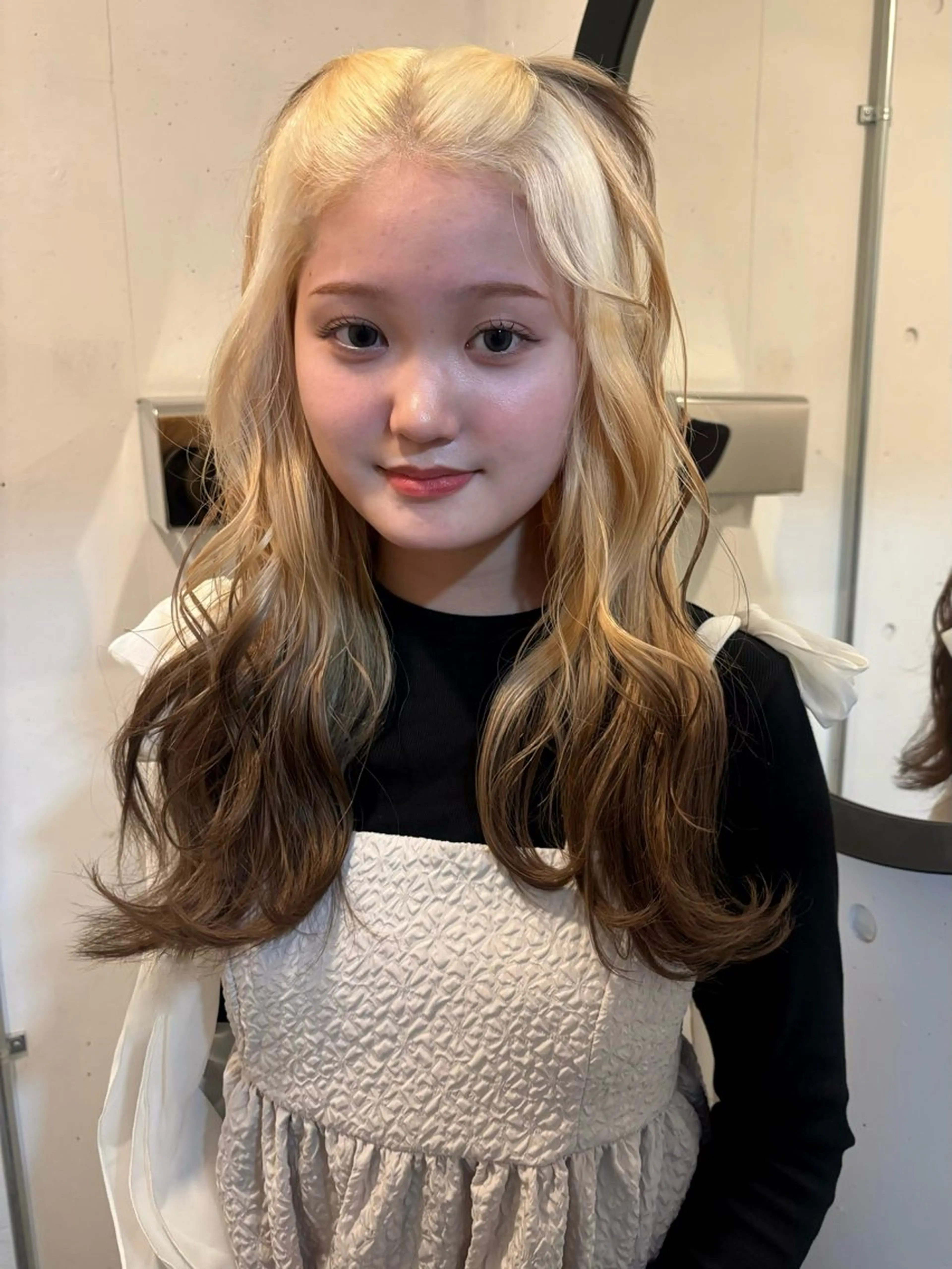 ロング カラー ヘアカラー ⭐︎ハイトーン /レイヤー✩momoのヘアスタイル