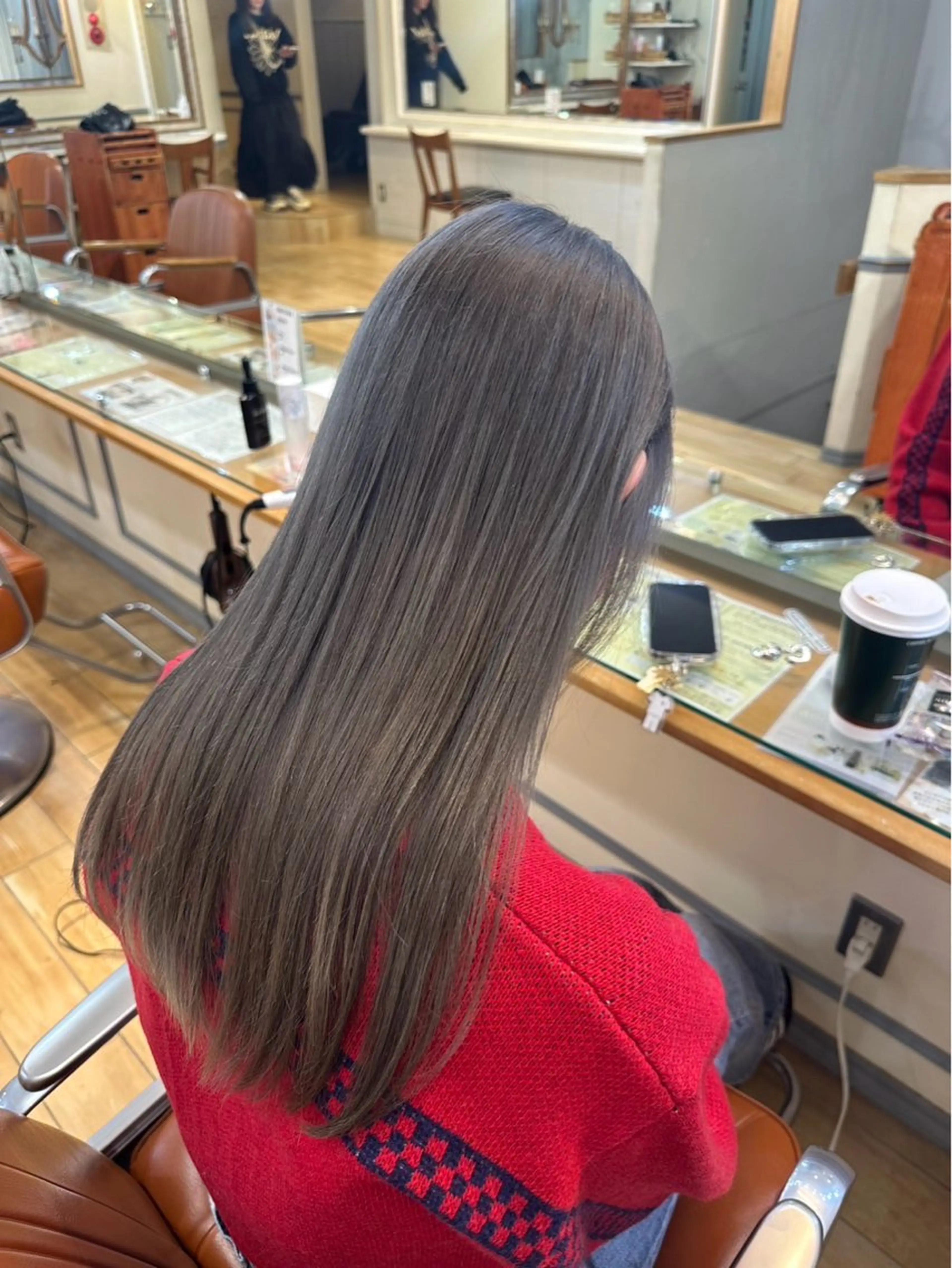 ロング カラー ブリーチ ヘアカラー トリートメント 🍓🍇 MAHO💞のヘアスタイル