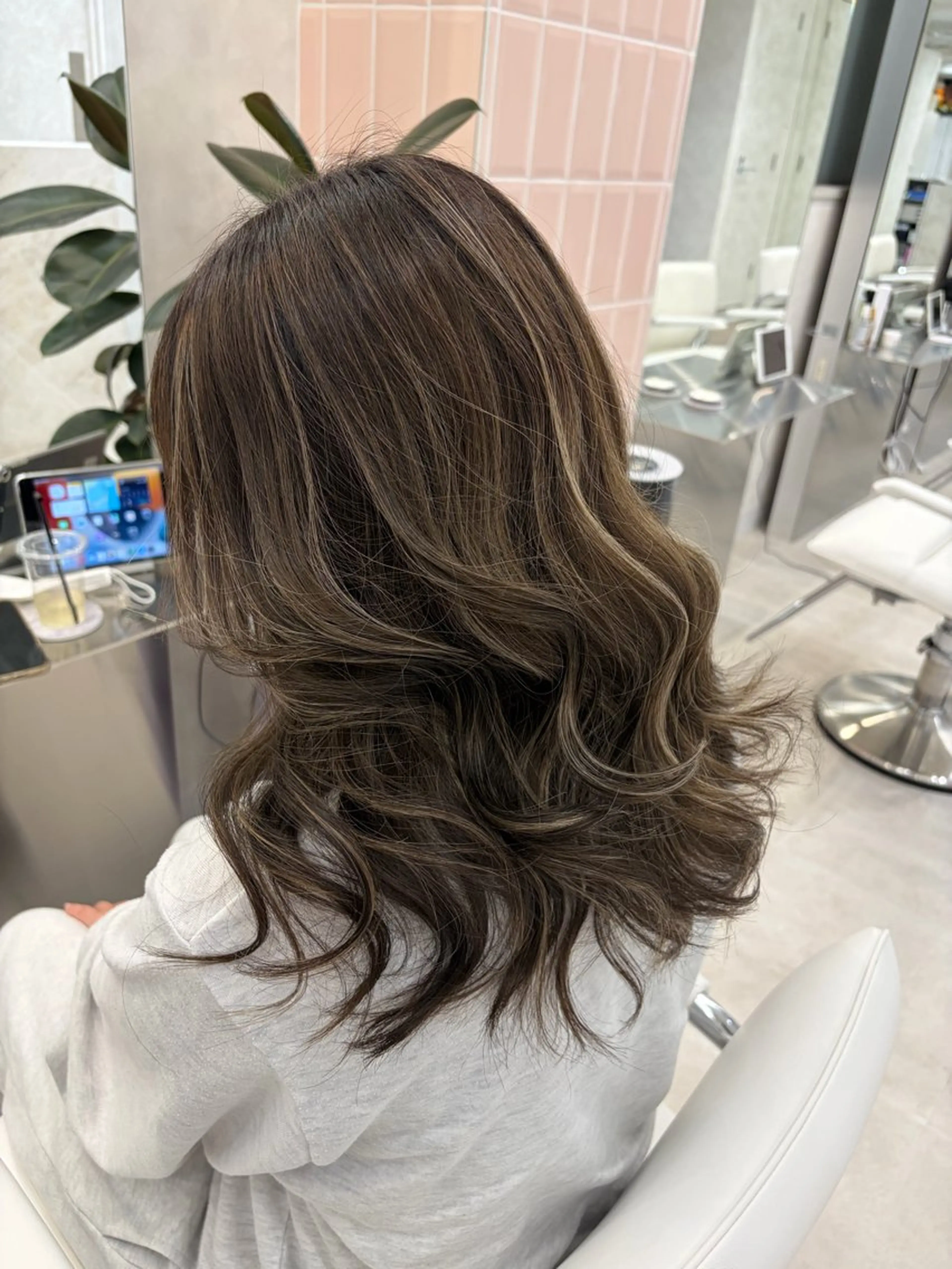 ミディアム ヘアカラー sera 🎀ベージュのヘアスタイル
