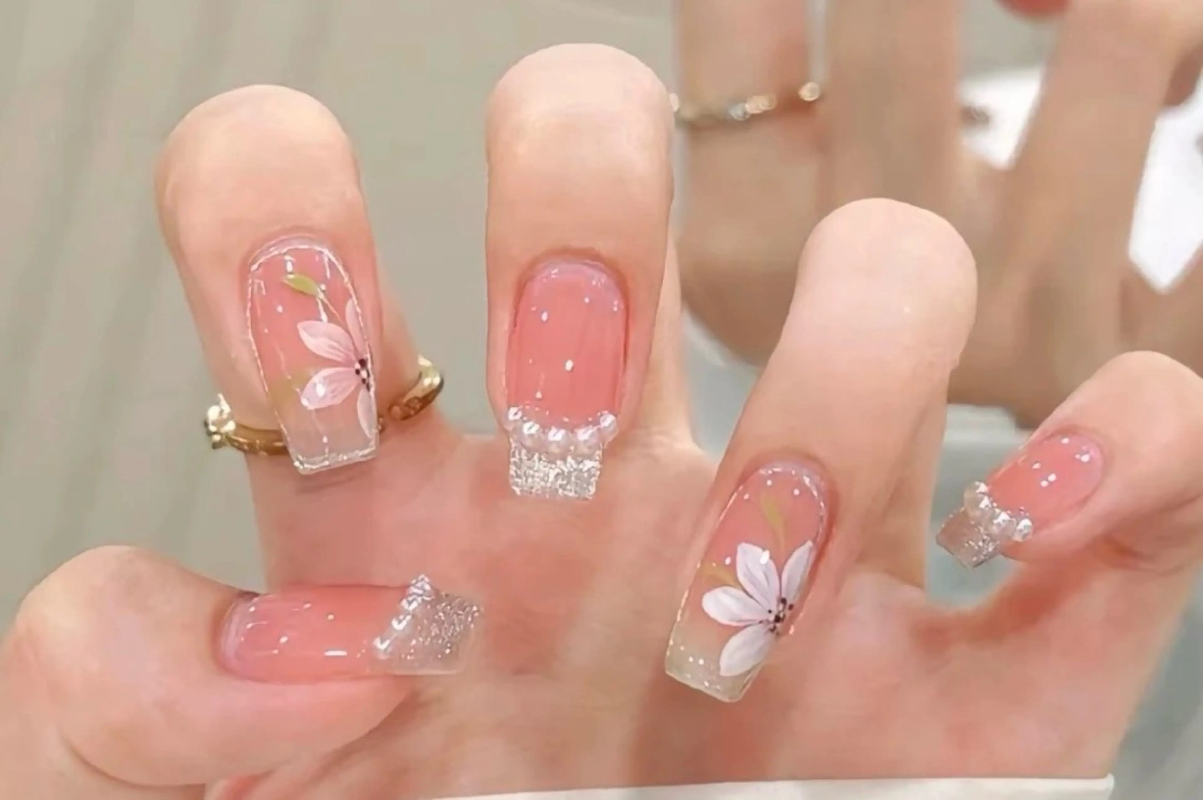 ネイル ハンドネイル ハンドケア queen nailのネイルデザイン