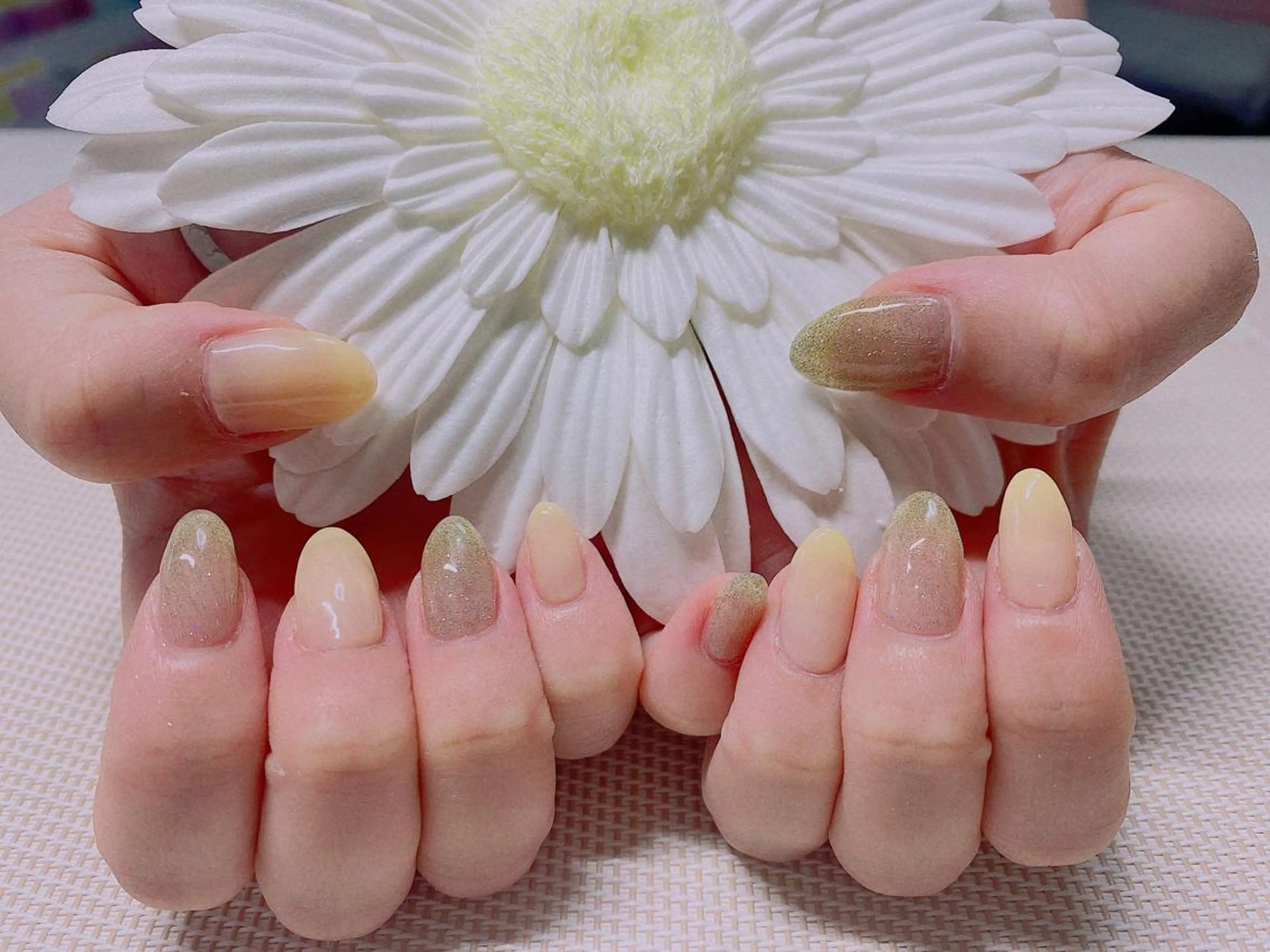 ネイル ワンカラーネイル 黄色 Jasmine nailsalon所属・ジャスミン ネイルサロンのネイルデザイン