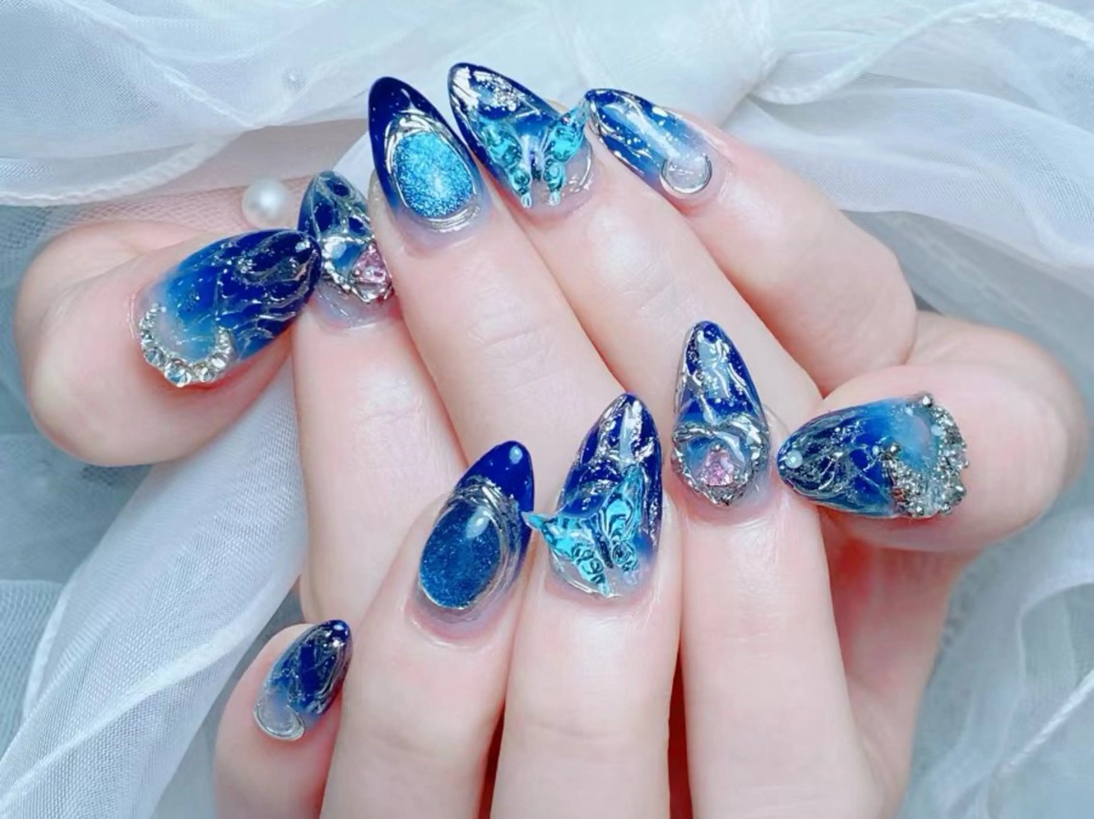 ネイル ハンドネイル ハンドケア ティアラ ネイルのネイルデザイン