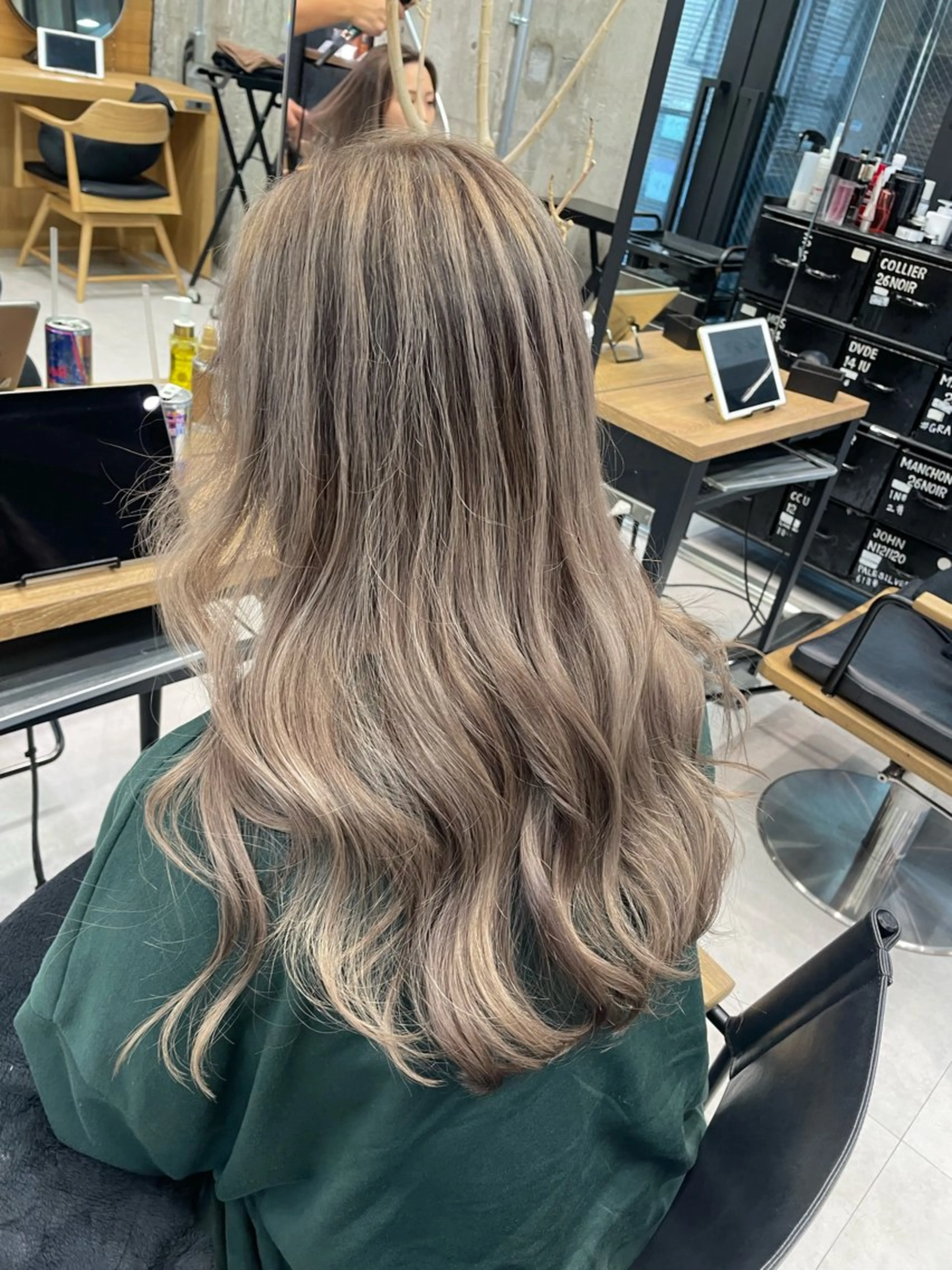 ロング 🦋MAHO🦋 デザインカラーのヘアスタイル