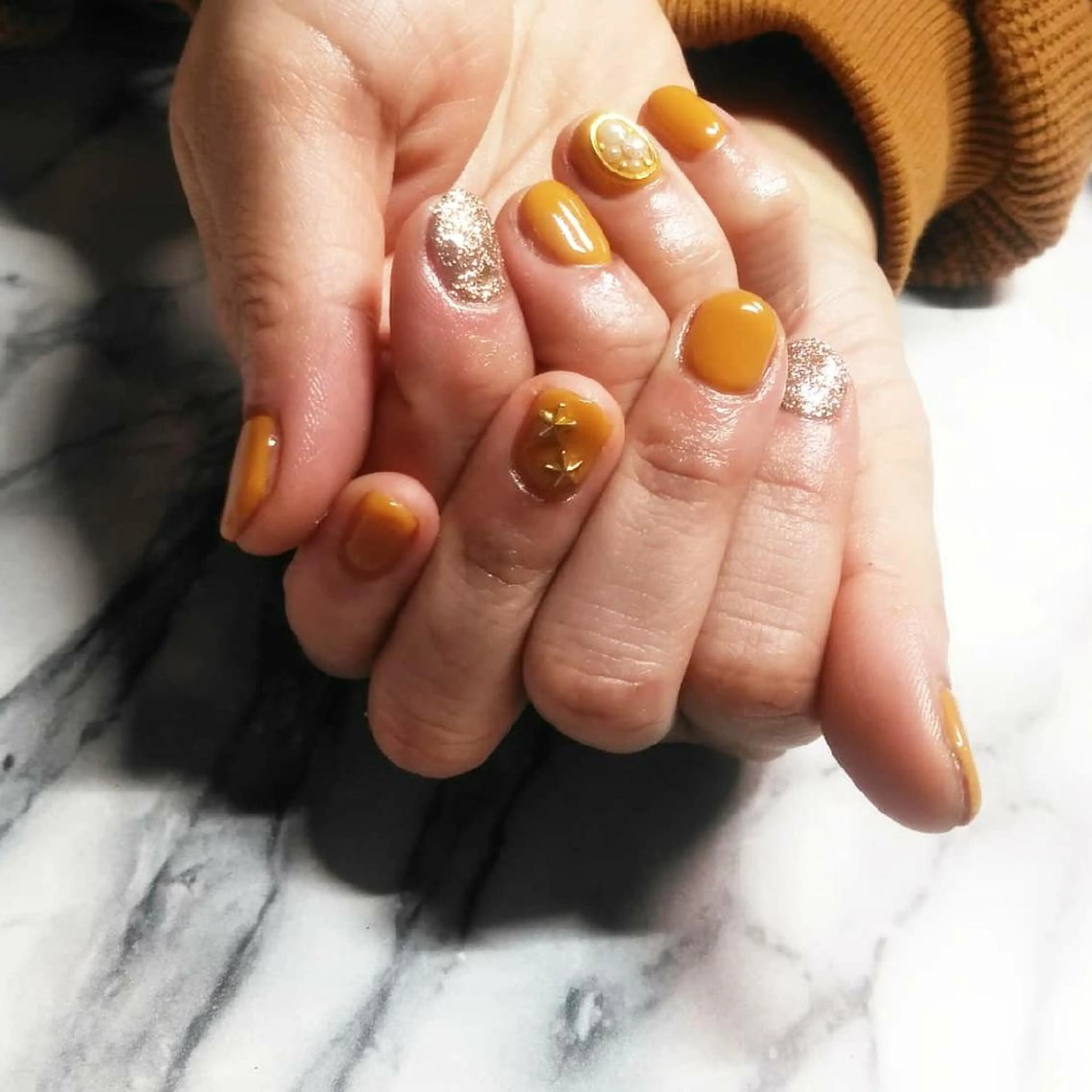 ネイル ラメ(グリッター) 黄色 lylynail YUUKAのネイルデザイン