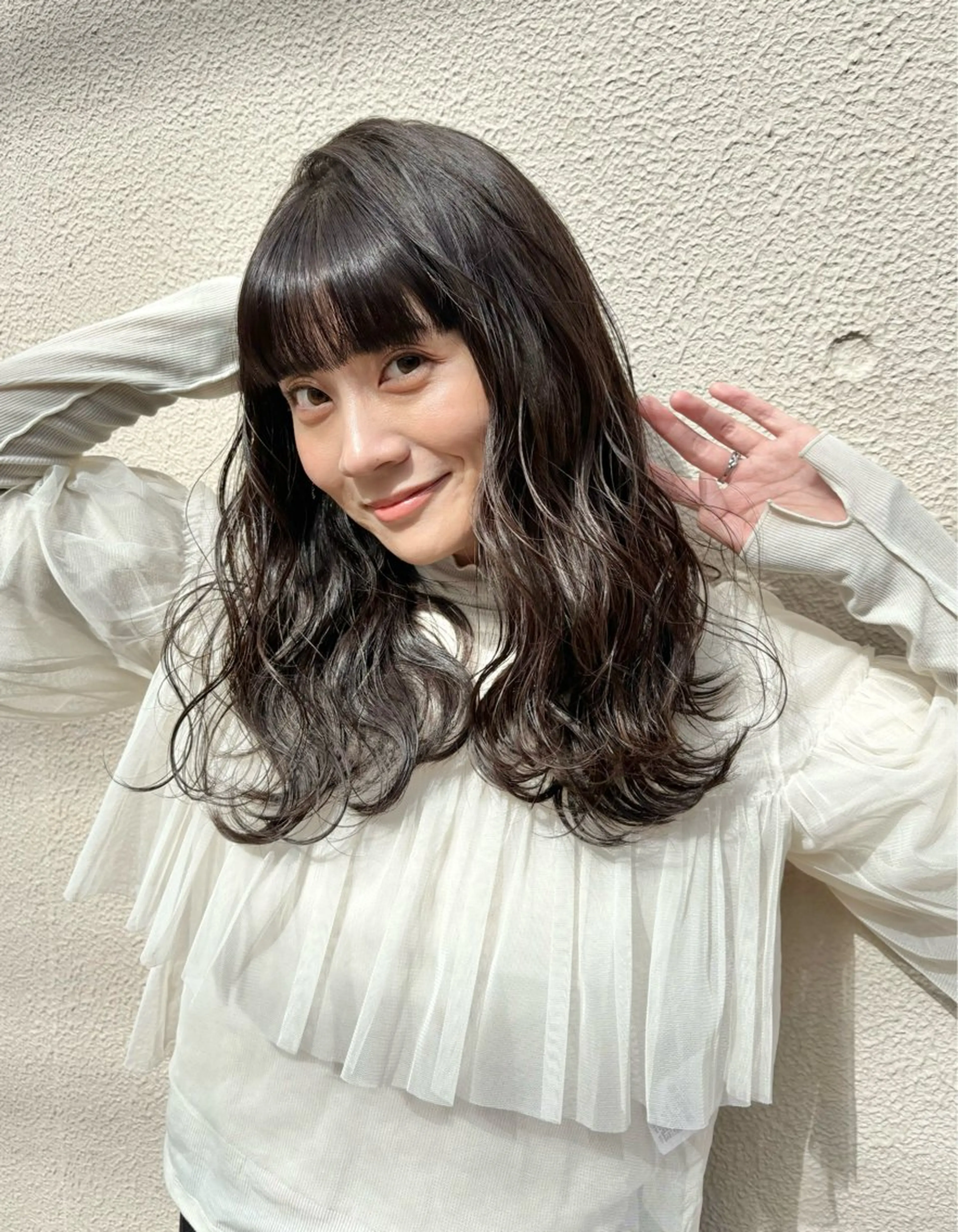 ロング カラー ダークグレー カット ヘアカラー トリートメント すぐ巻ける縮毛矯正 🍀勝倉　麗のヘアスタイル