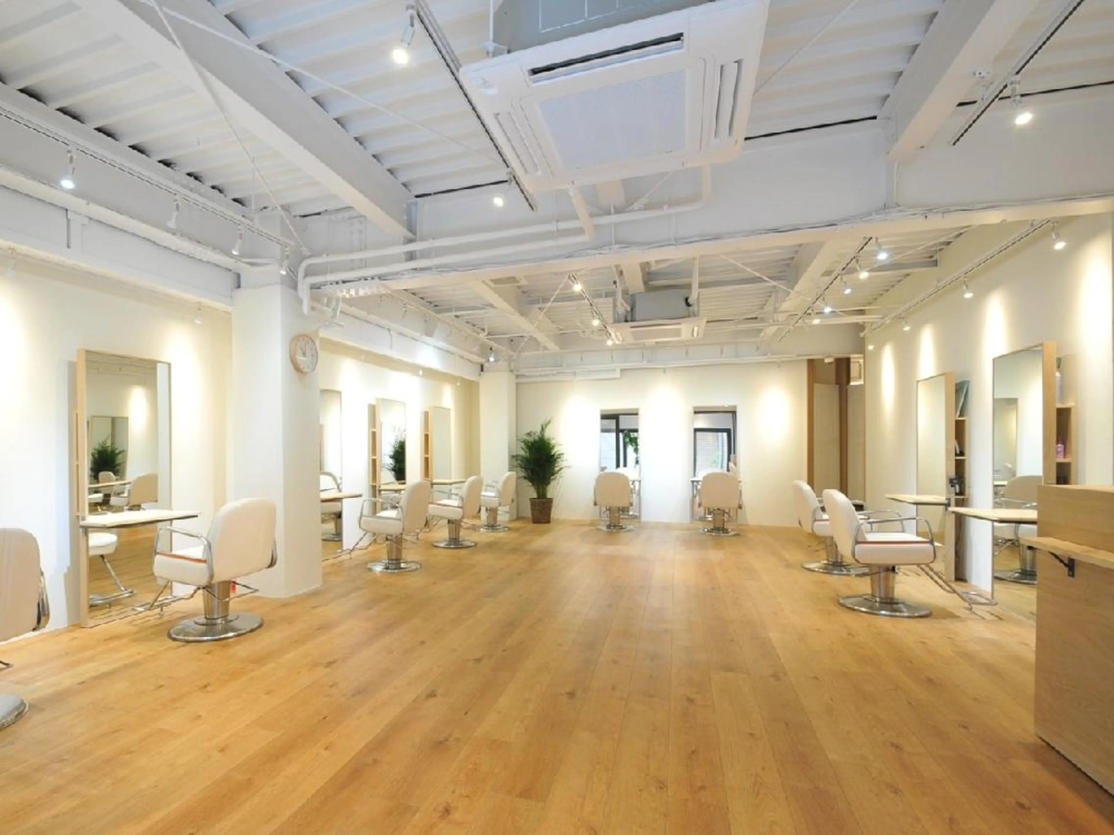 NEWI京橋 *satokoのヘアスタイル