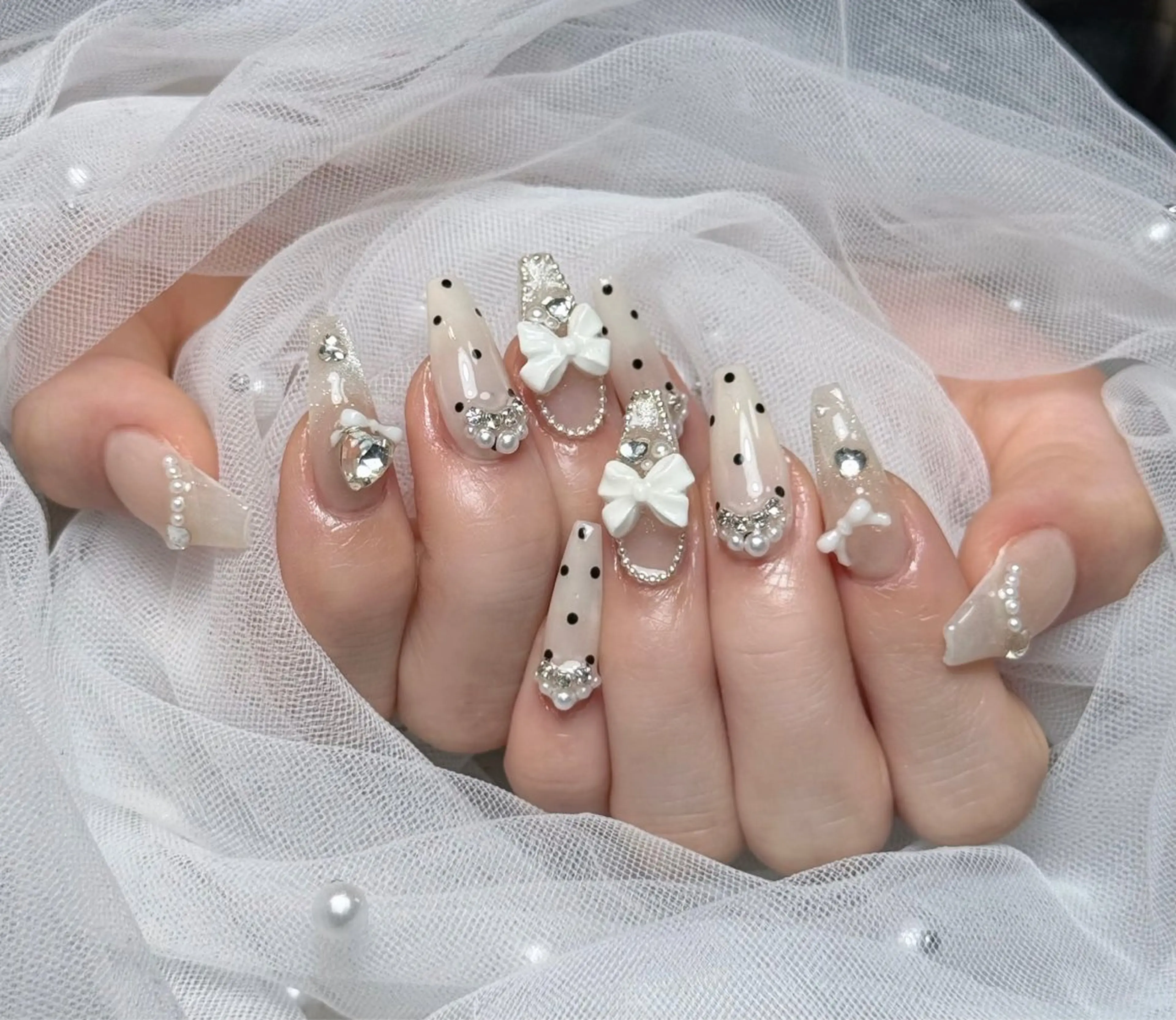 ネイル オーロラネイル ボルドー ブラウン 氷ネイル・うるうるネイル キラキラネイル ハンドネイル Julli NailStudioのネイルデザイン