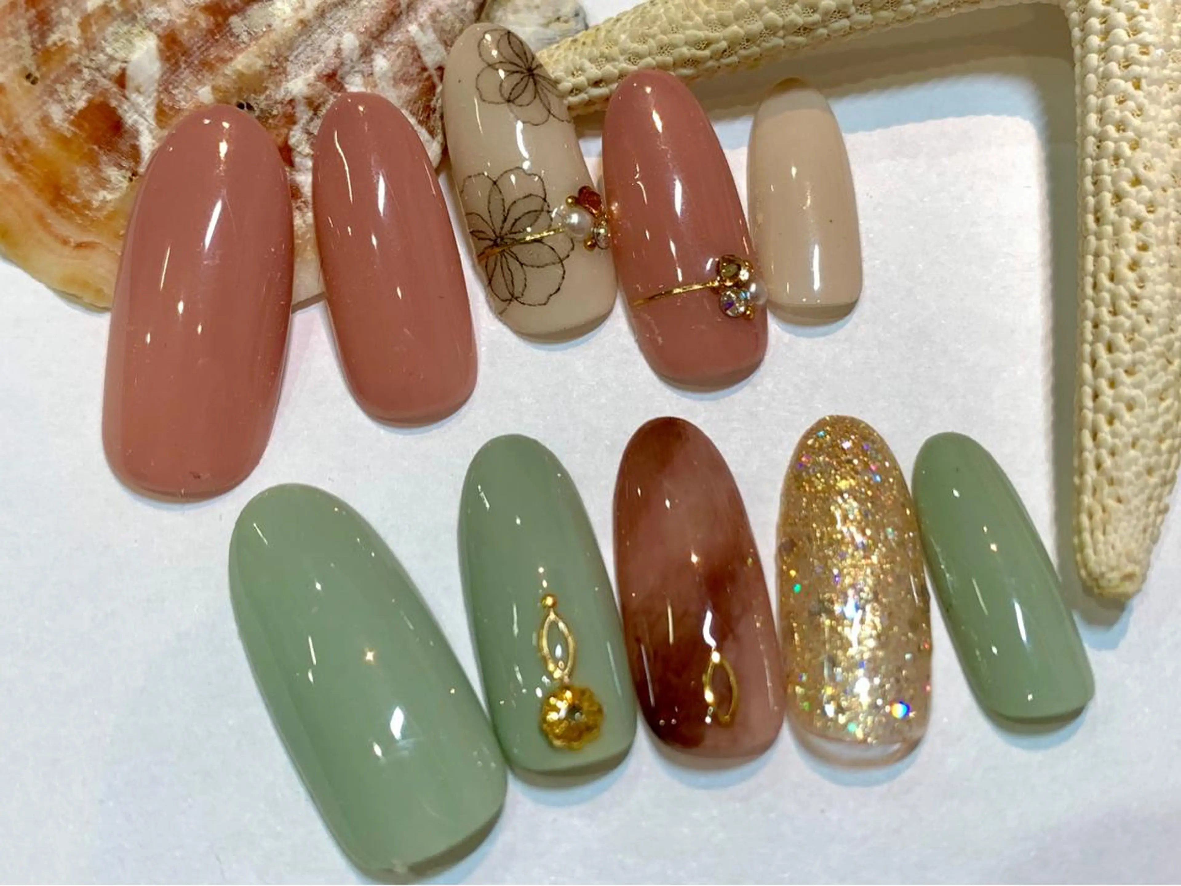 ネイル 高尾 梨花のネイルデザイン