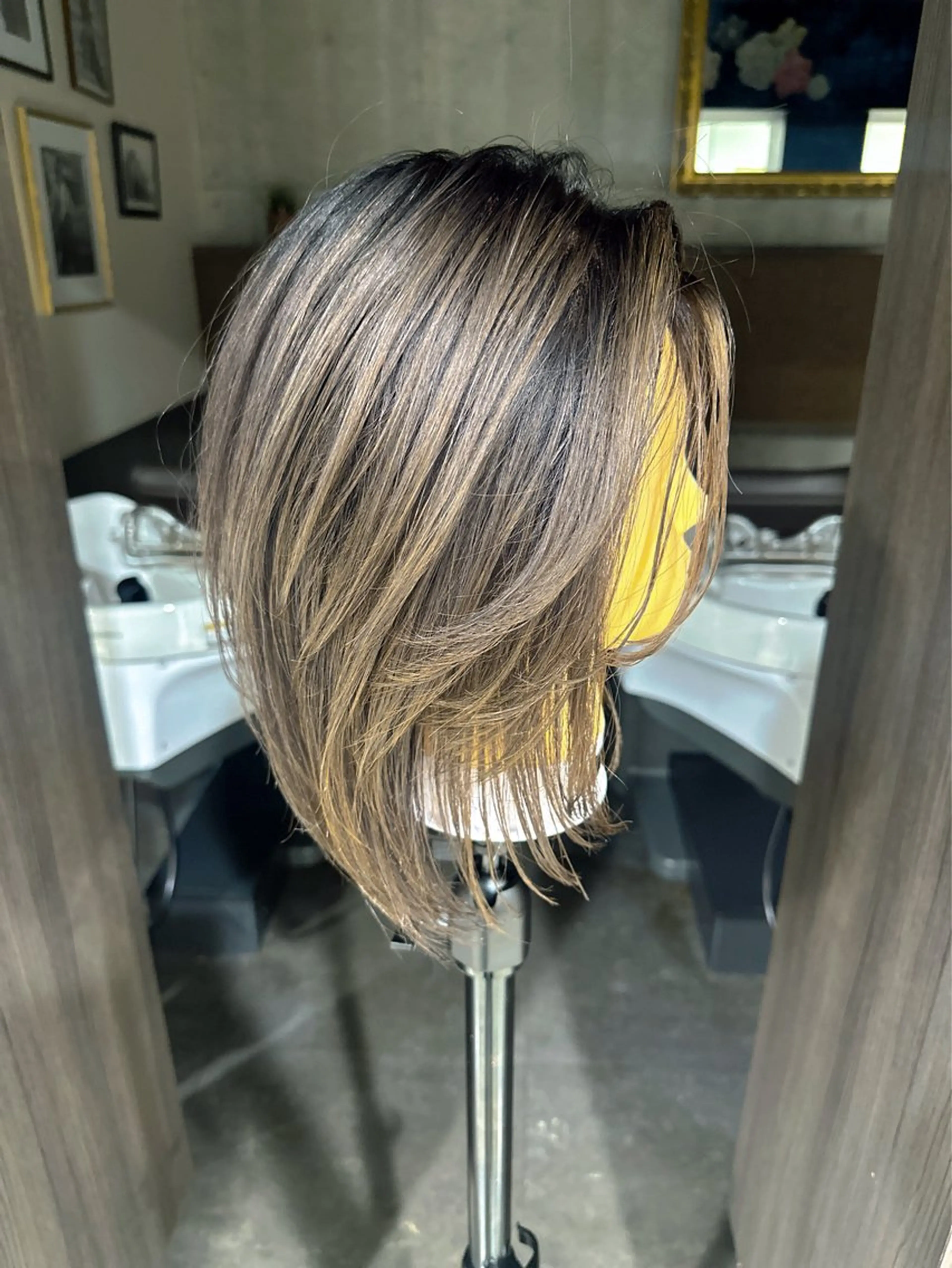 ミディアム レイヤーカット レイヤー 艶々カラーのヘアスタイル