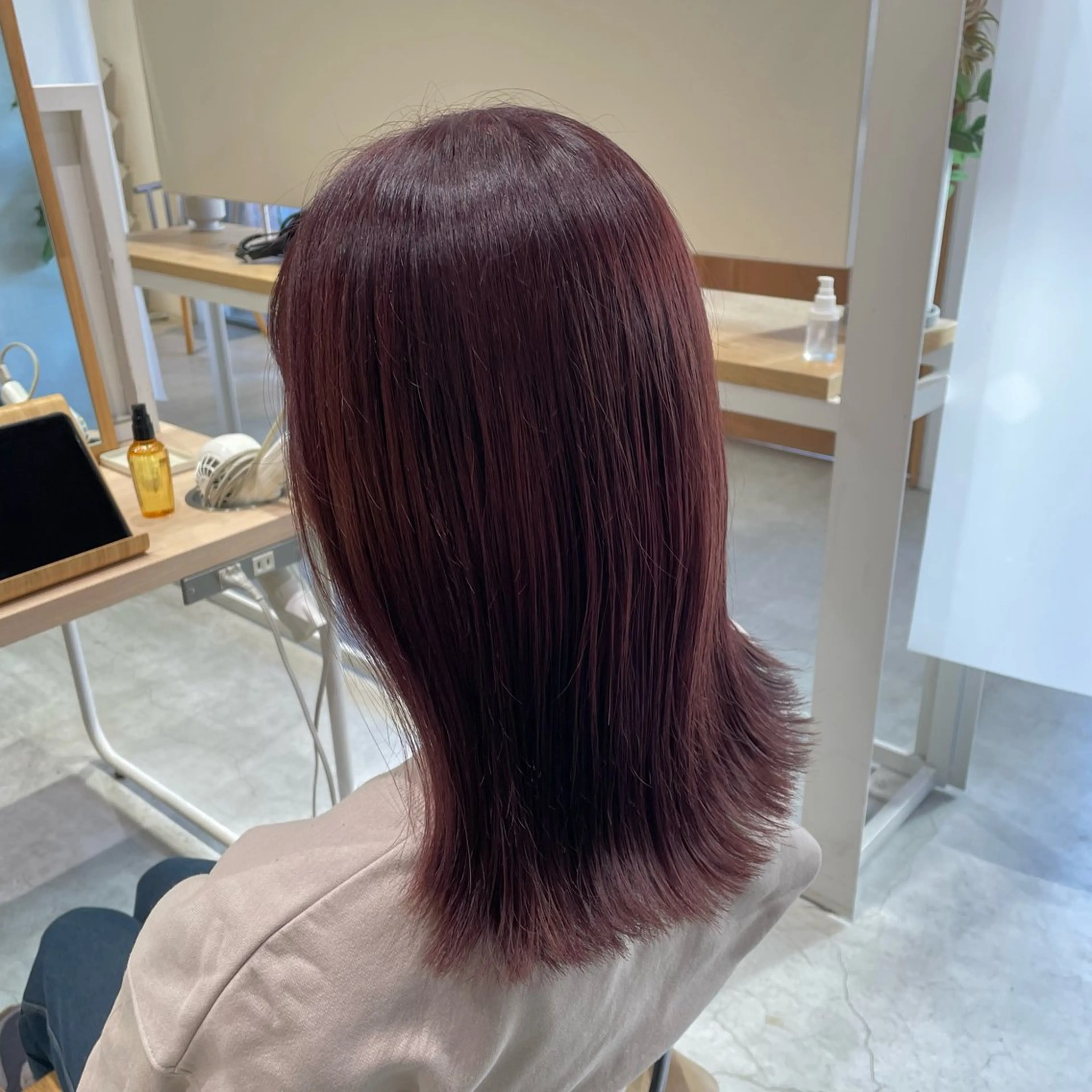 ミディアム カラー ブリーチ ラベンダーカラー ブリーチなしカラー ピンクカラー ピンクラベンダー レイヤーカット 🌿 濱野玲奈のヘアスタイル