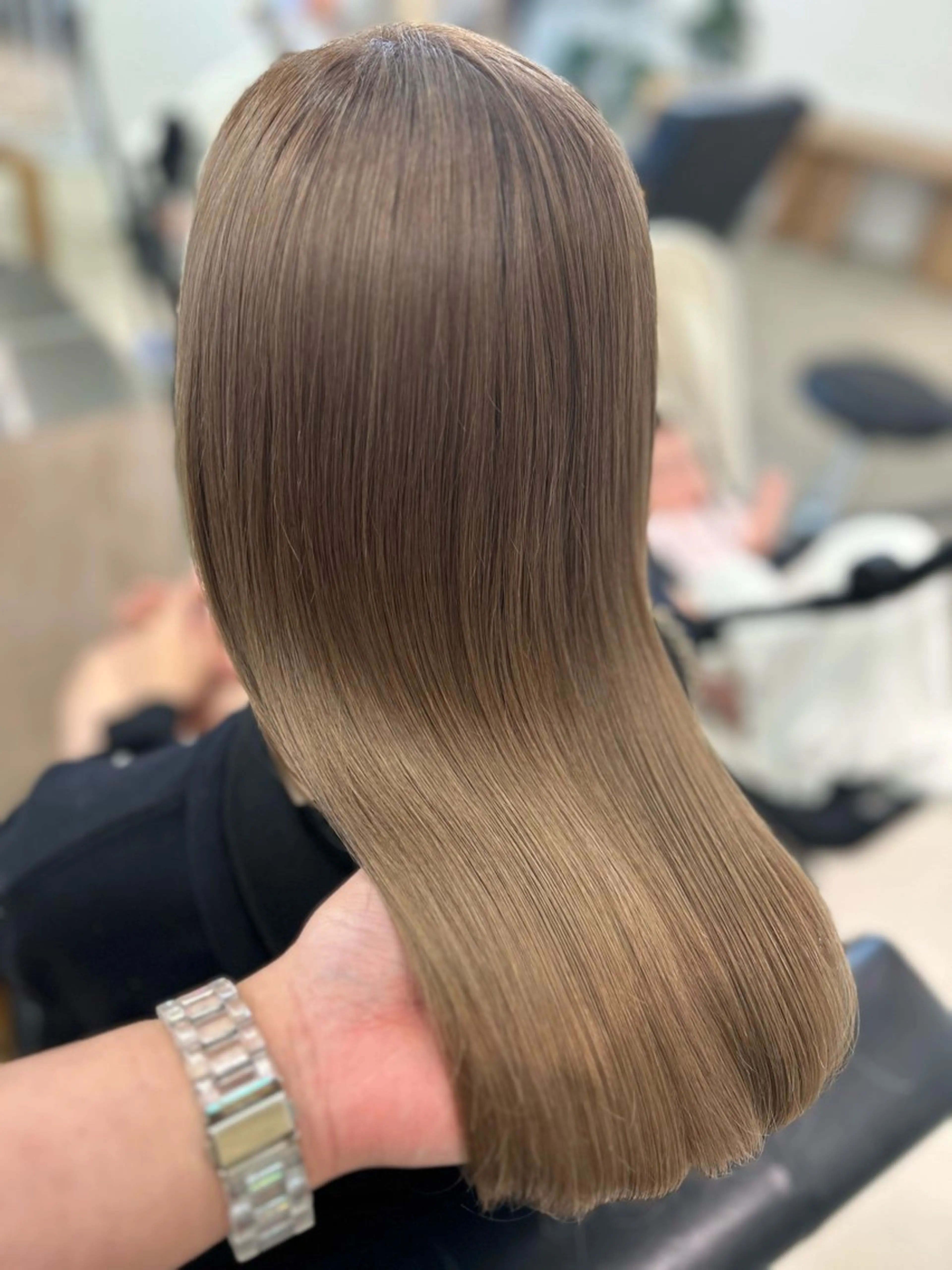 ロング カラー ベージュカラー ブリーチ ダブルカラー ミルクティーベージュ 髪質改善 ヘアカラー noa  🦋 ブリーチ/暖色のヘアスタイル