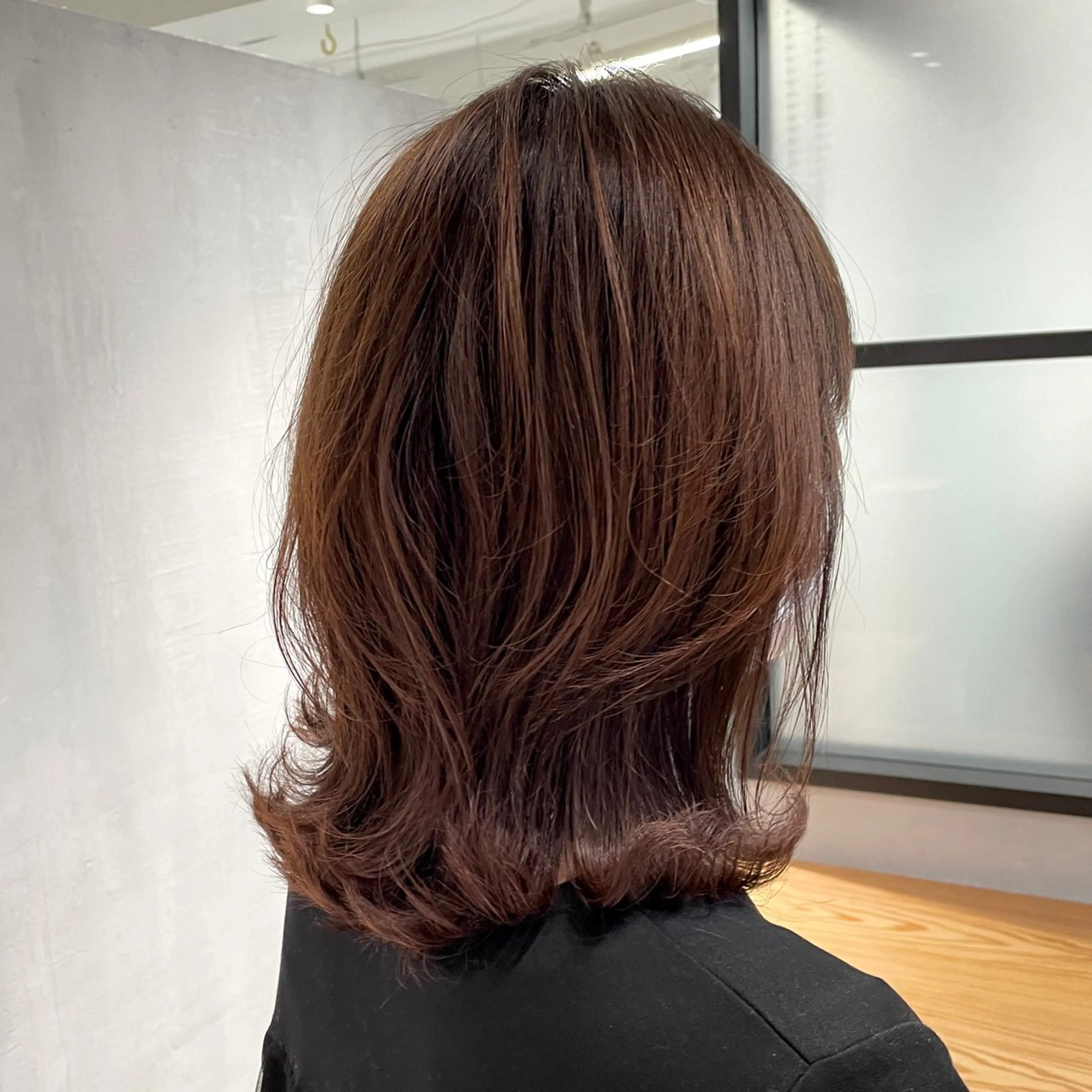 ミディアム カラー ミディアムレイヤー くびれヘア レイヤーカット 外ハネヘア カット ヘアカラー DX SHARE SALON所属・matka白髪ぼかし 大人ヘア/KEIKOのヘアスタイル