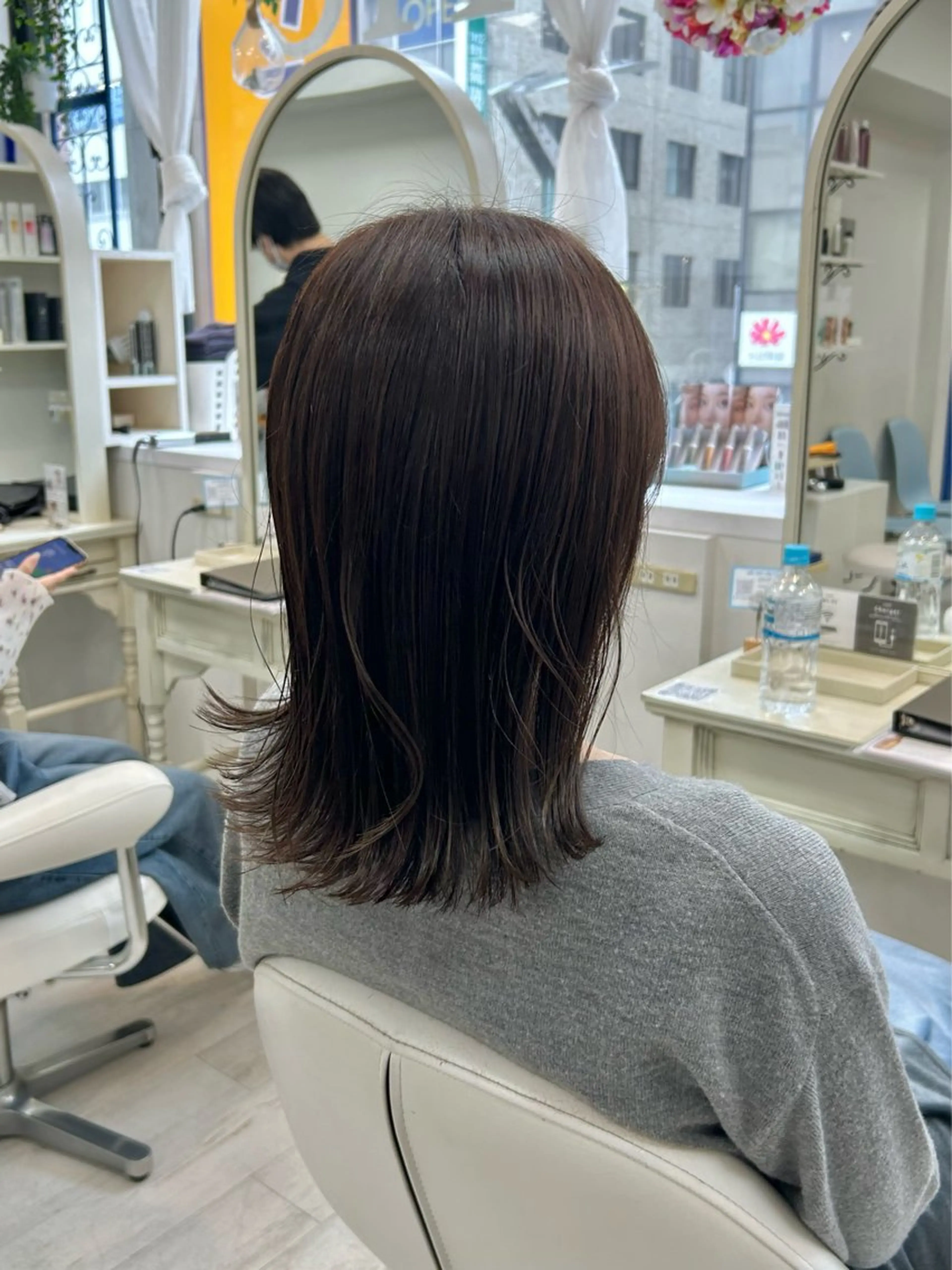 セミロング カラー カット ヘアカラー トリートメント 小川 夏花のヘアスタイル