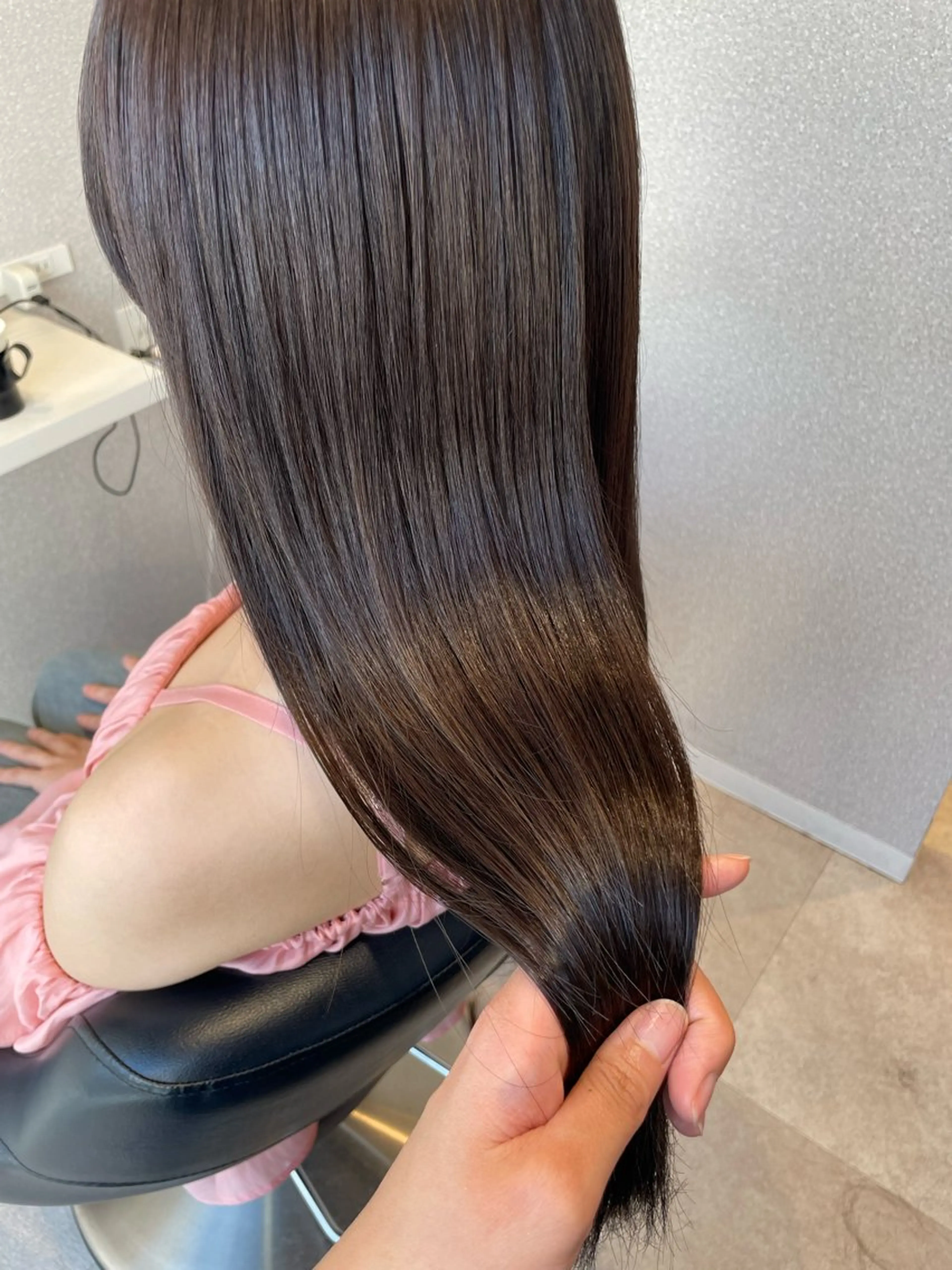 ロング カラー アッシュ ラベンダーカラー ラベンダーアッシュ 酸性ストレート カット ヘアカラー 縮毛矯正 女性リピ90%🍨 🩷佐藤みずきのヘアスタイル