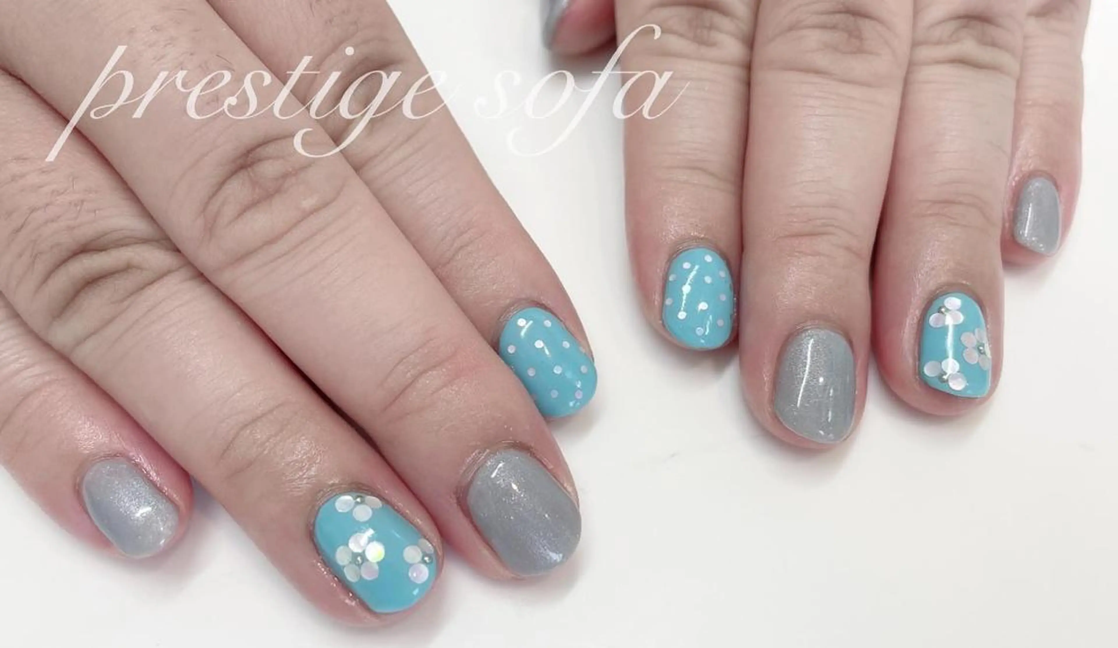 ネイル マツエク・マツパ まつげパーマ ボリュームラッシュ ブルー ジェルネイル ニュアンスネイル ハンドネイル 髙橋 敦子のネイルデザイン