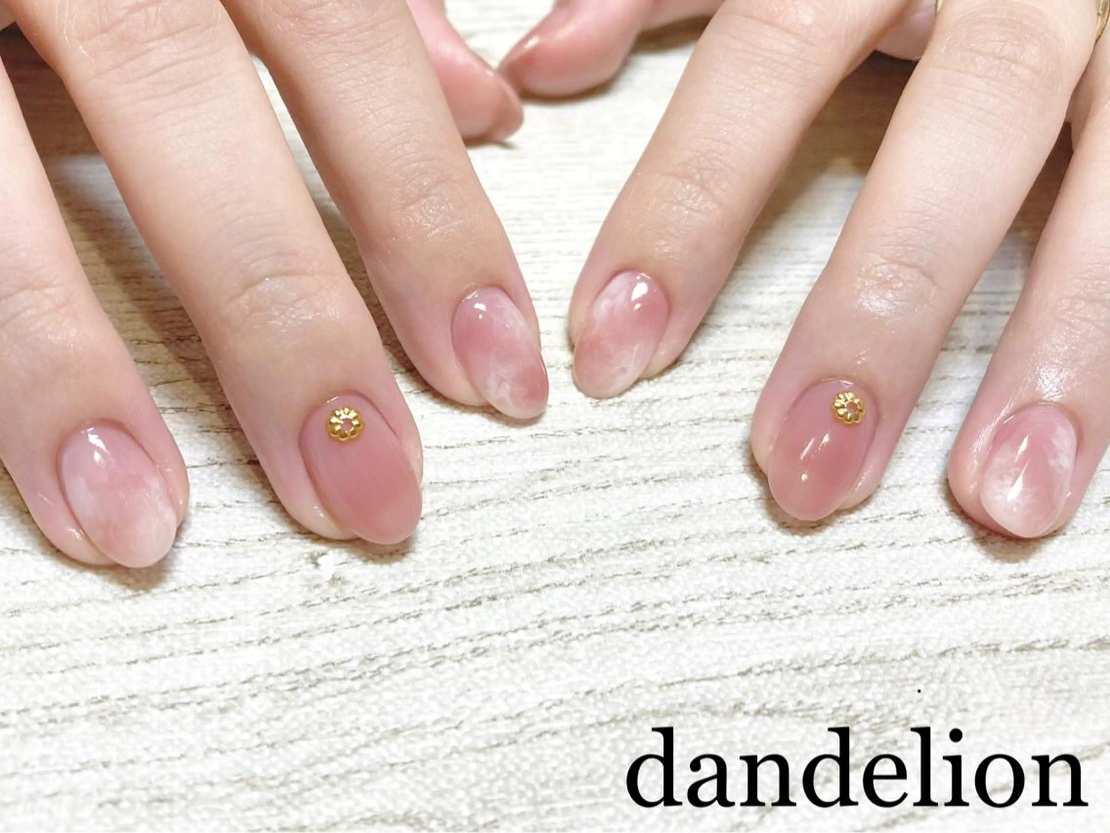 ネイル ハンドネイル ハンドケア dandelion ダンデライオンのネイルデザイン