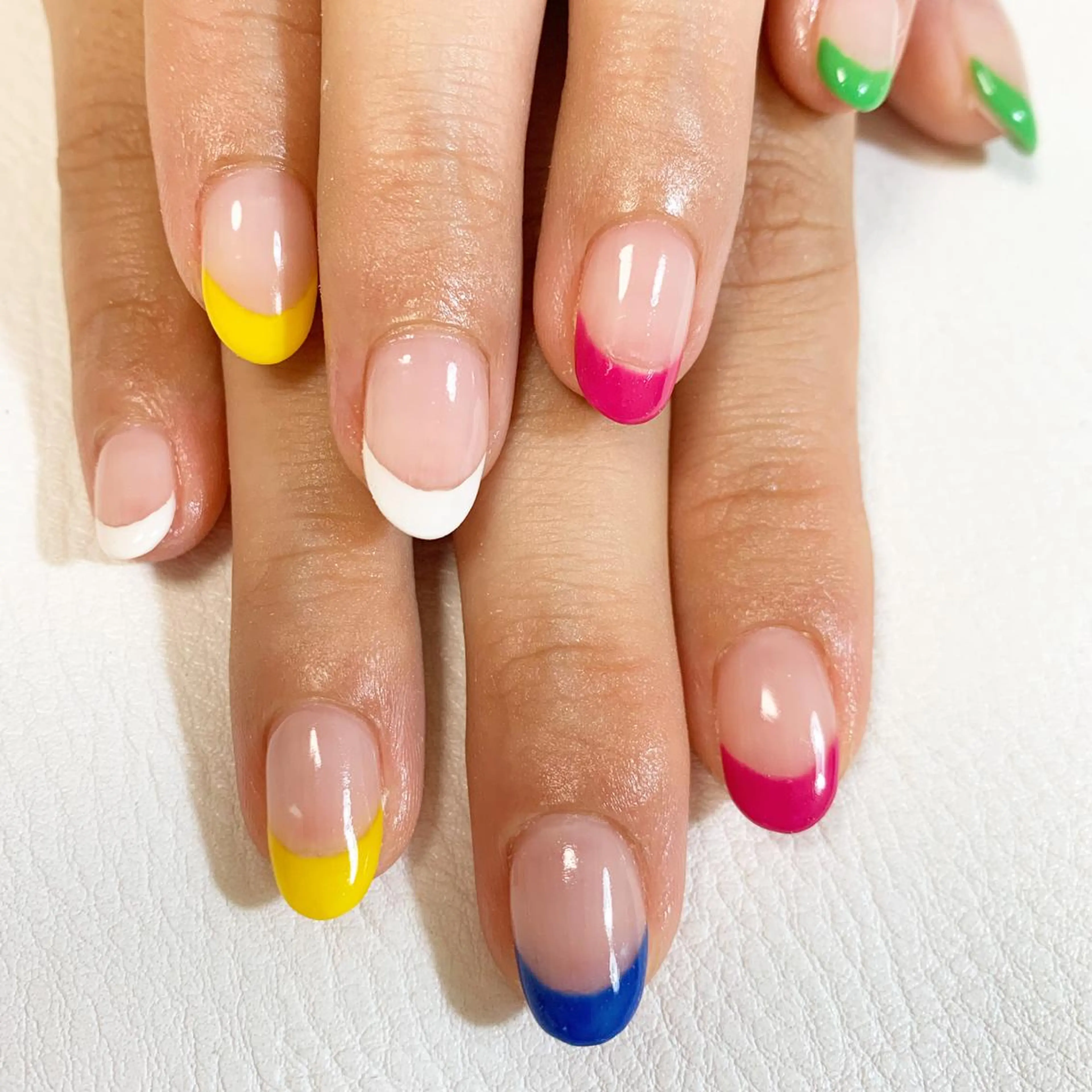 ミディアム ネイル nailアクイール morishitaのネイルデザイン