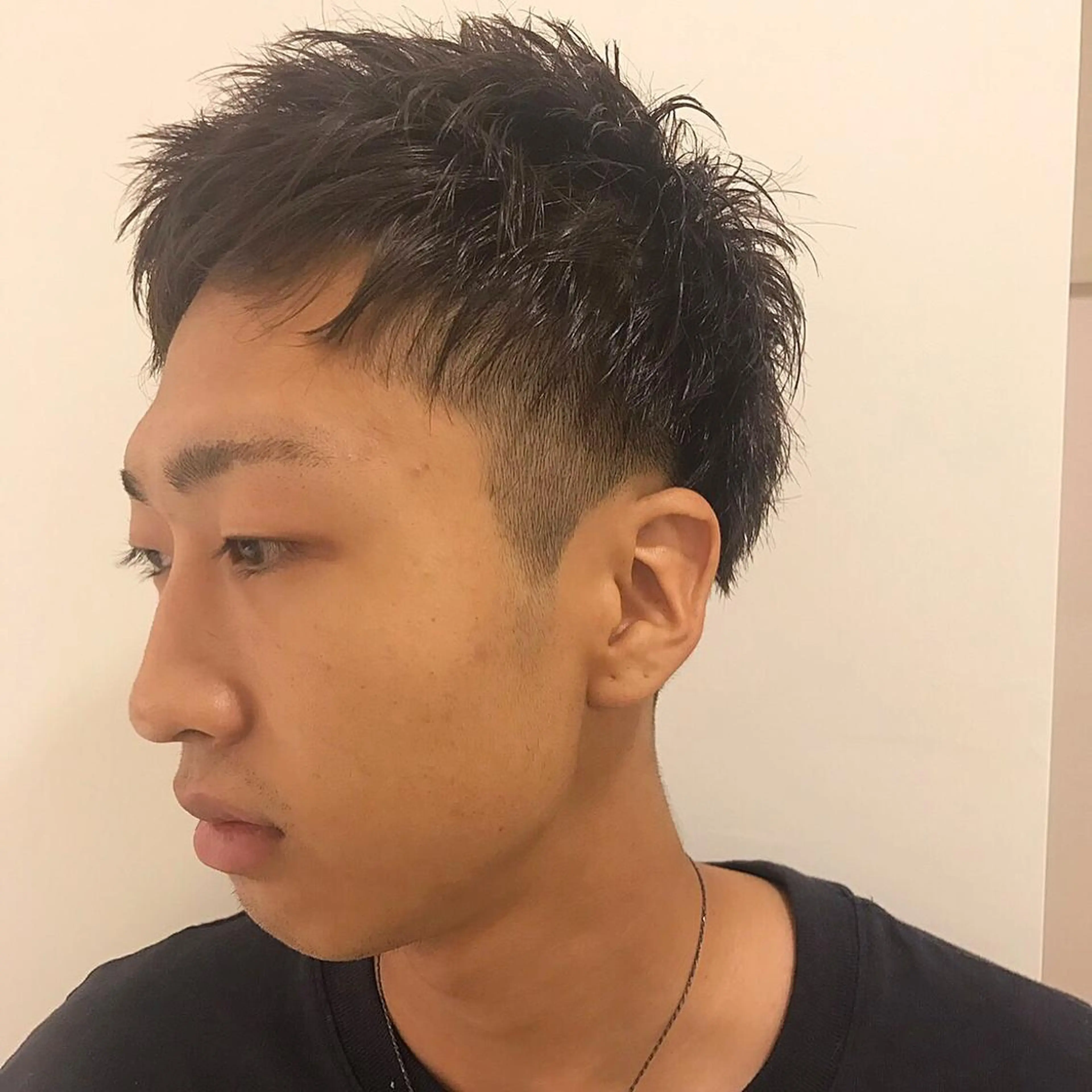 ショート カラー パーマ メンズ メンズパーマ ショートヘア 平内 賢人のヘアスタイル