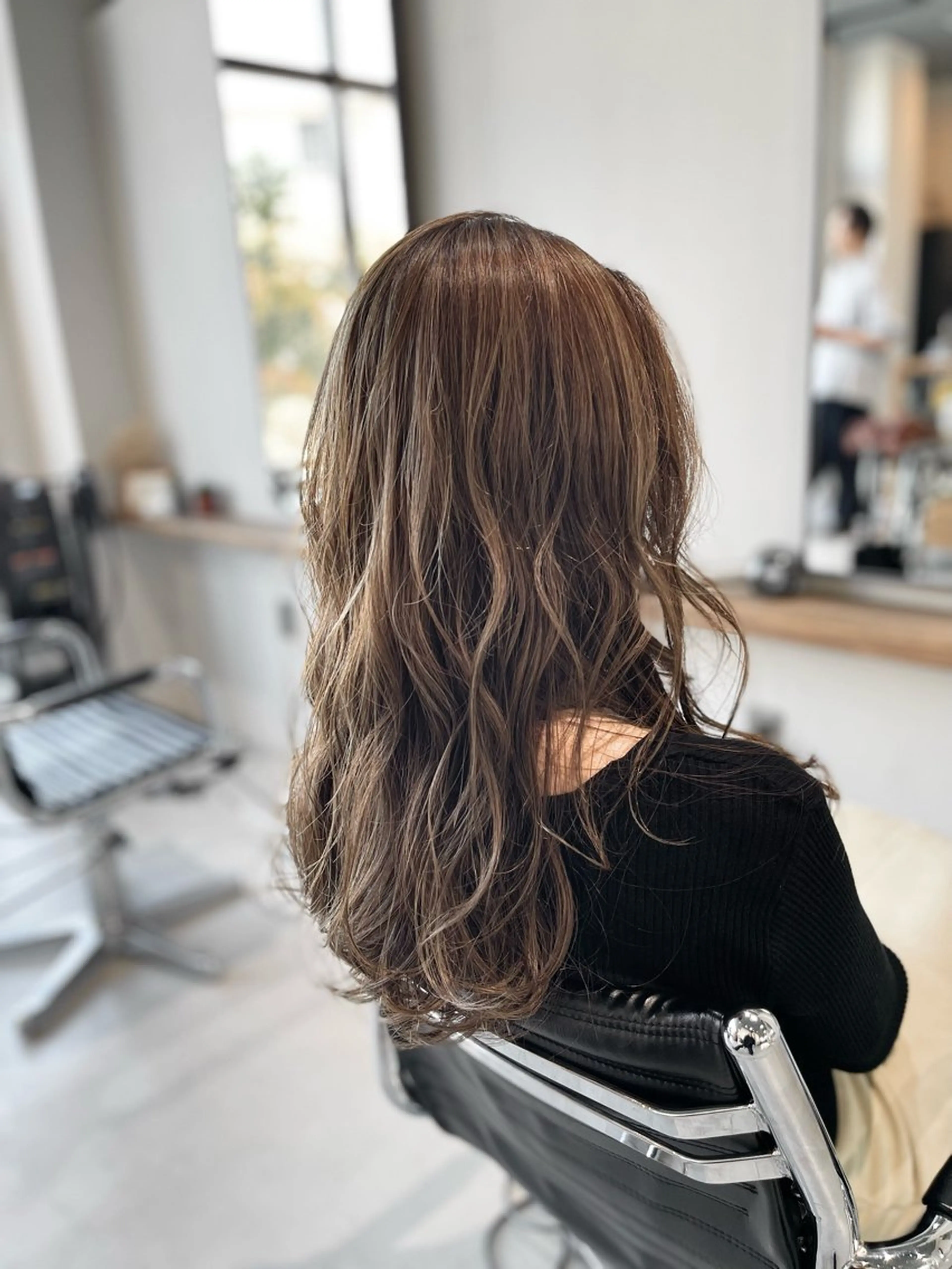 ロング カラー ベージュカラー グレージュ ハイライトカラー ハイライト ロング カット パーマ トリートメント ⭐︎白髪のお悩み 解決します⭕️のヘアスタイル