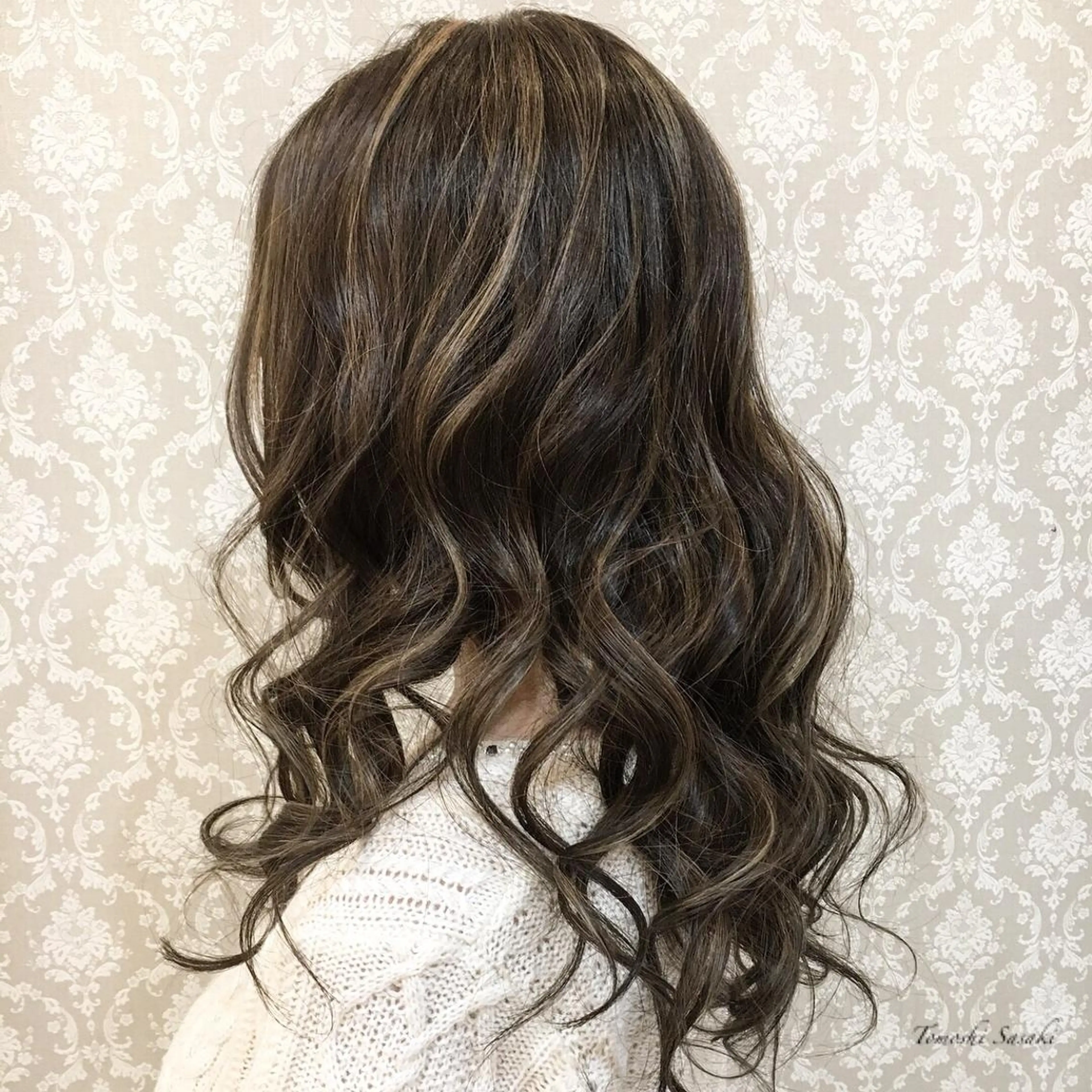 カラー デザインカラー ササキ トモシのヘアスタイル