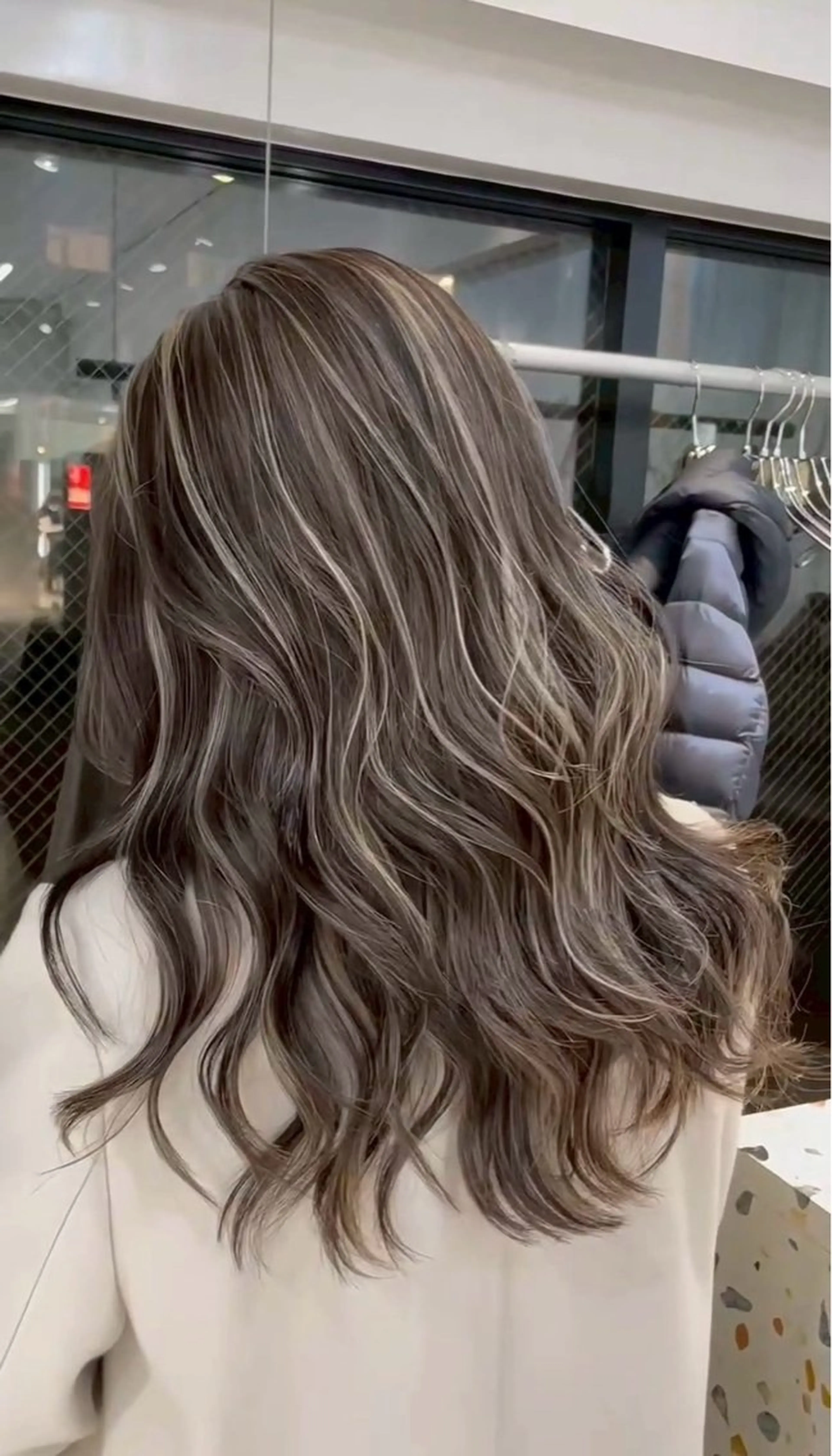 ロング ヘアカラー 大人の海外ハイライト coconoのヘアスタイル