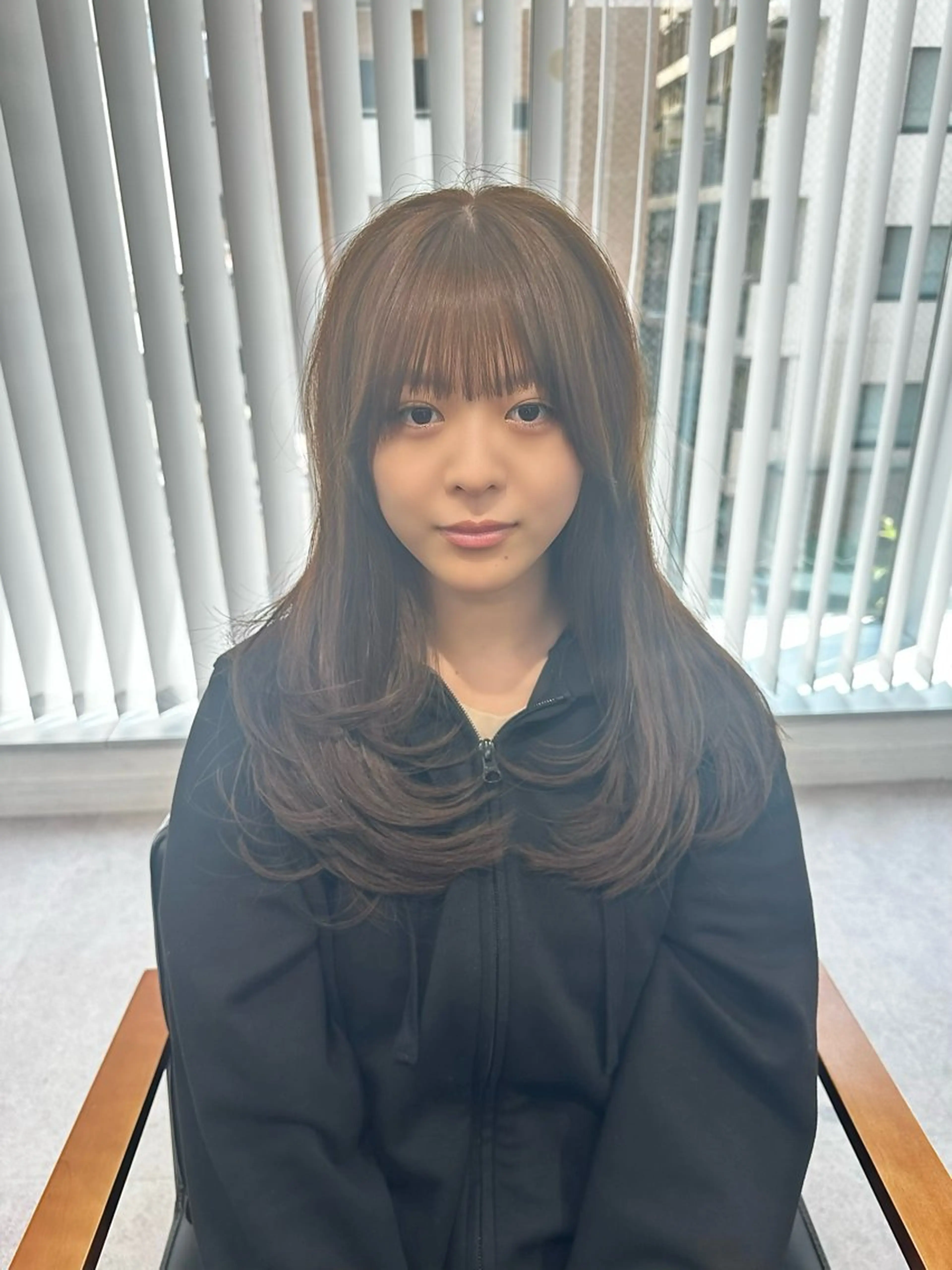 ロング カラー パーマ ヘアアレンジ メンズ キッズ カット ヘアカラー レイヤーカット/顔周 りカット/縮毛矯正のヘアスタイル