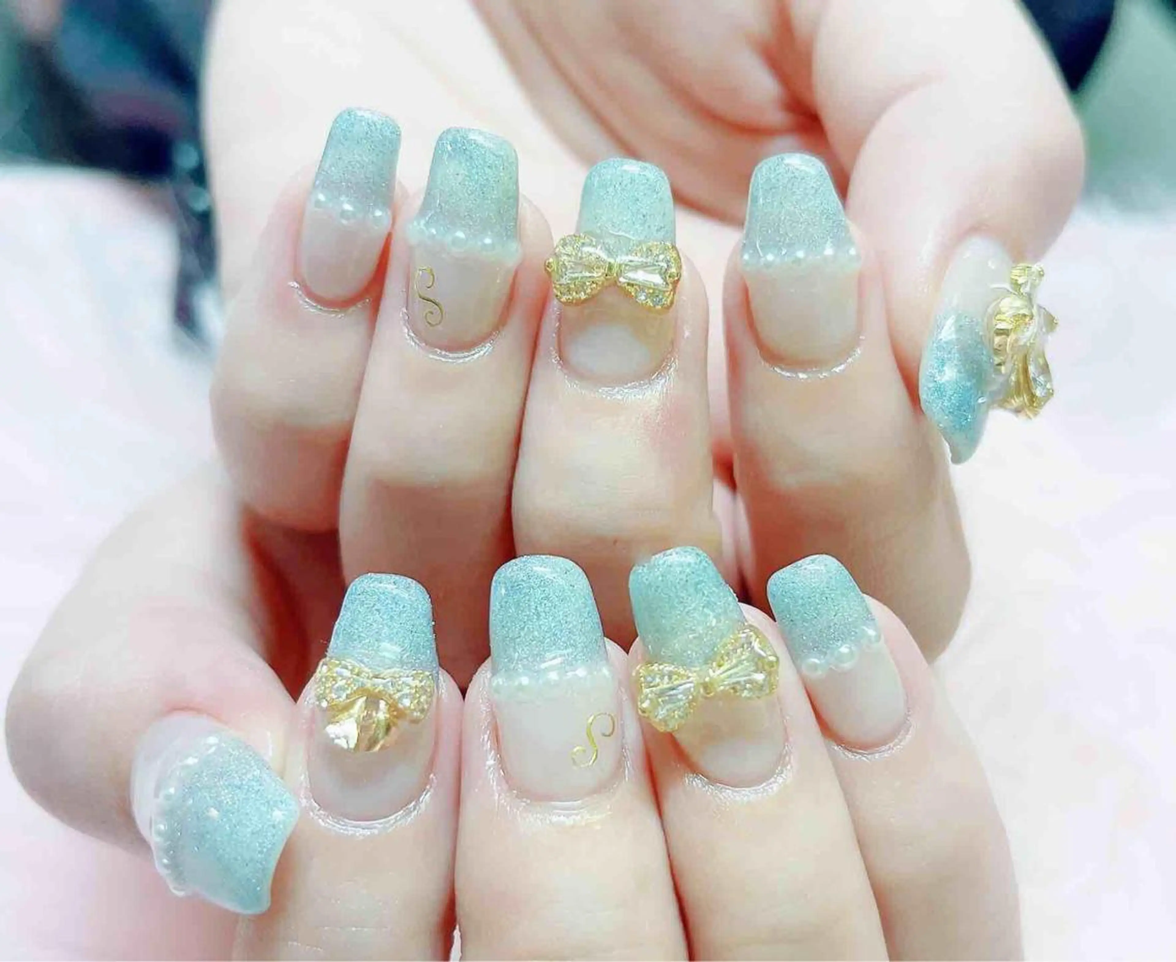 ネイル ハンドネイル MoonNail ユリ🌸のネイルデザイン