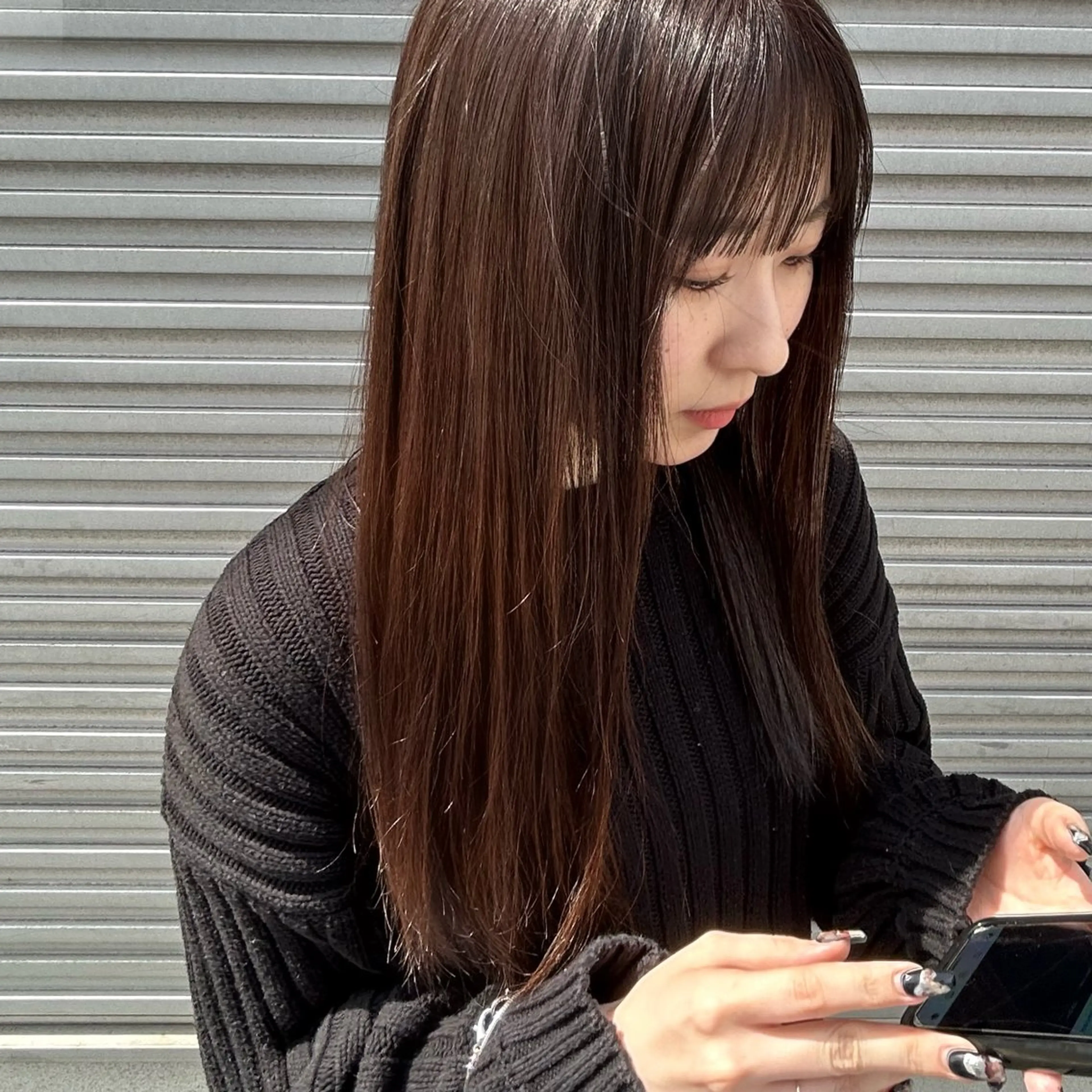 ロング カラー momb 折戸結菜のヘアスタイル