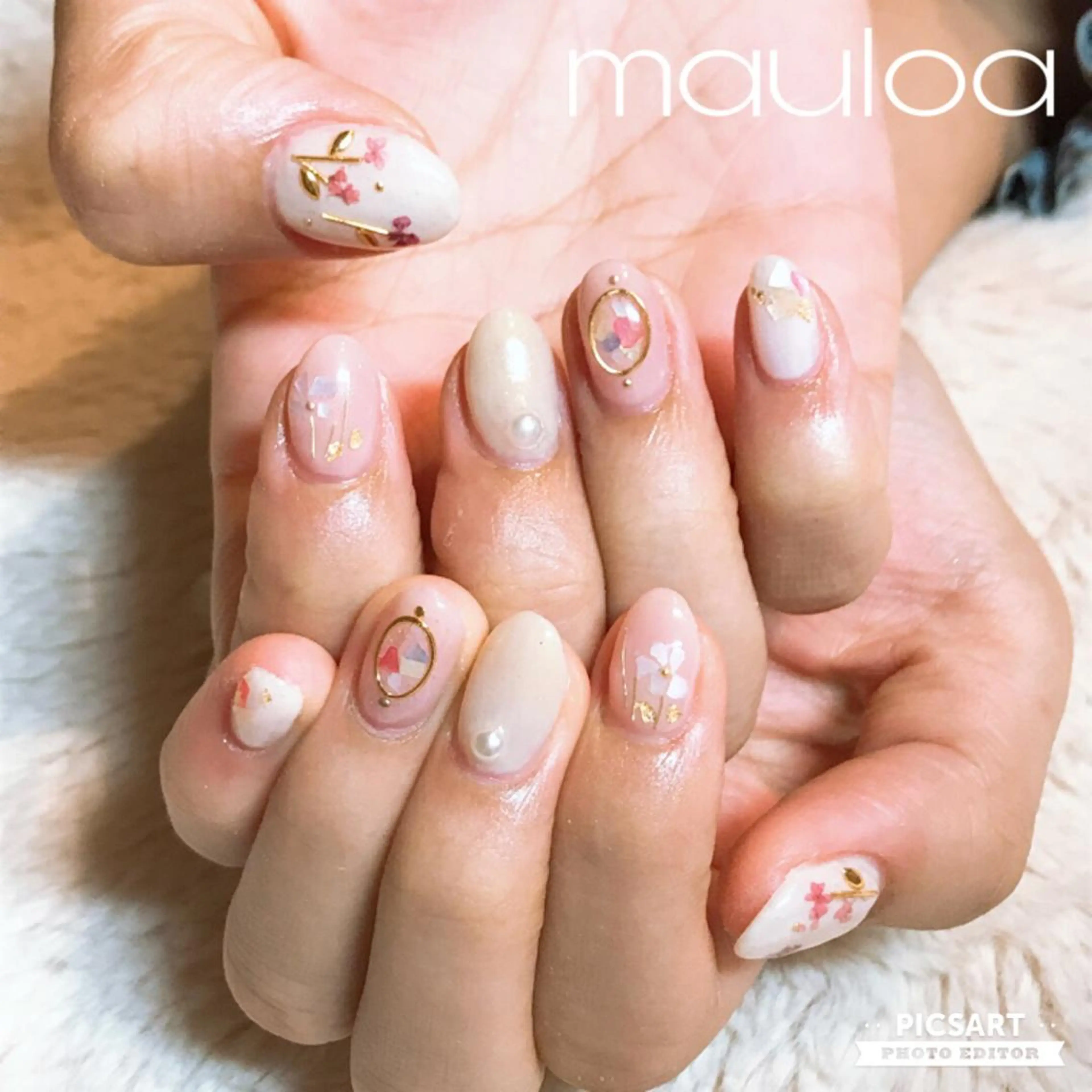 ネイル フラワーネイル ゴールド ピンク ホワイト pipi ..のネイルデザイン