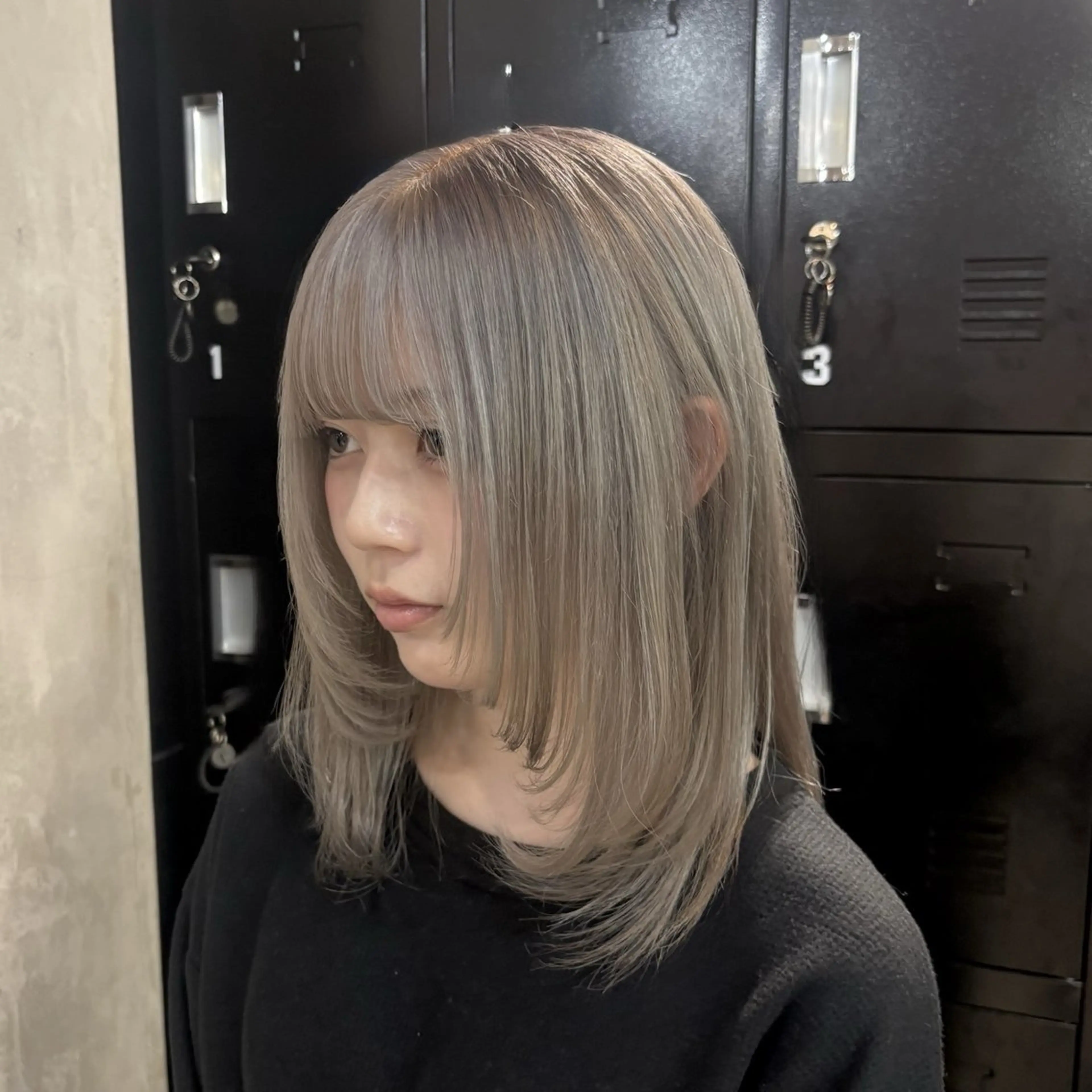 セミロング カラー ヘアアレンジ ヘアカラー トリートメント 🍀淡色×ブリーチ/ ベージュ✨RINOのヘアスタイル